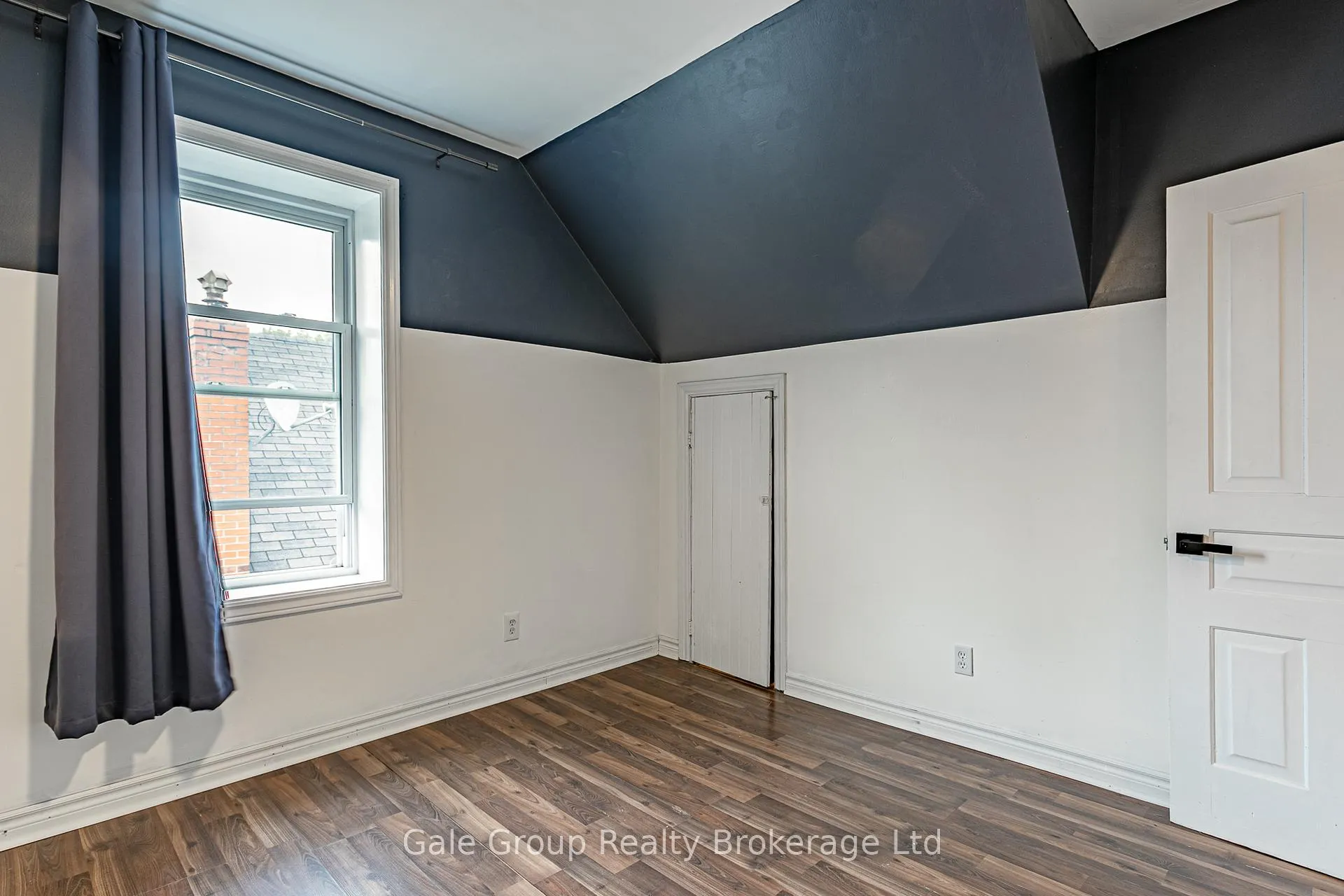 Photo 37 of 22 Strathcona Avenue, Brantford, Eagle Place East — HOMEH