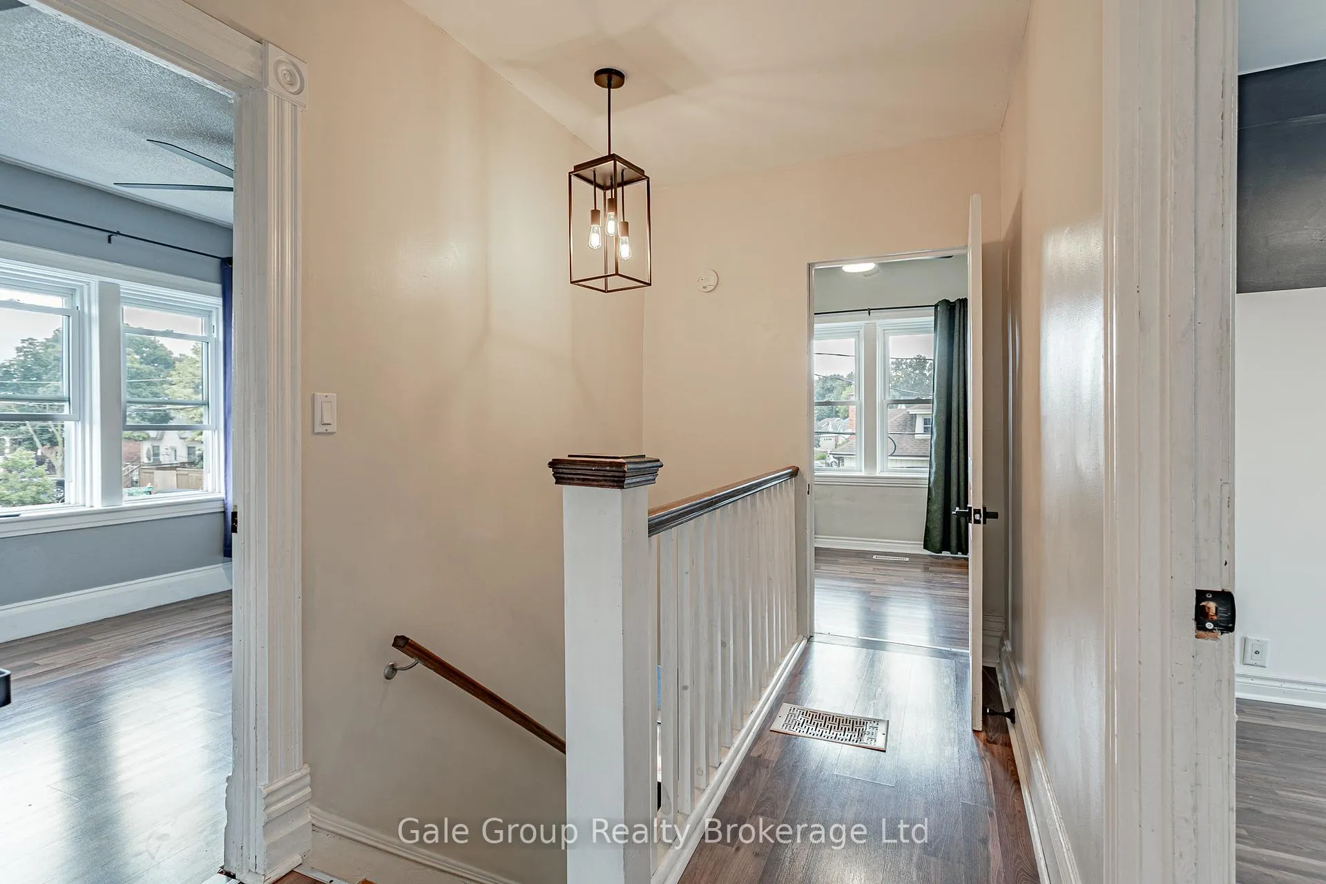 Photo 38 of 22 Strathcona Avenue, Brantford, Eagle Place East — HOMEH