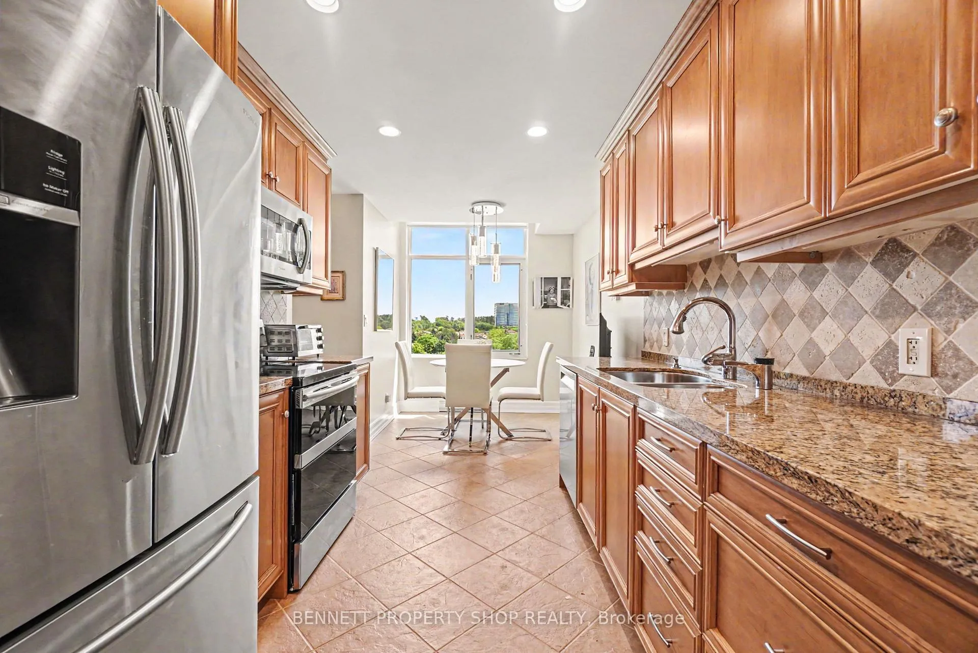 Photo 8 of Unit 708, 3580 Rivergate Way, Ottawa, Quinterra — HOMEH