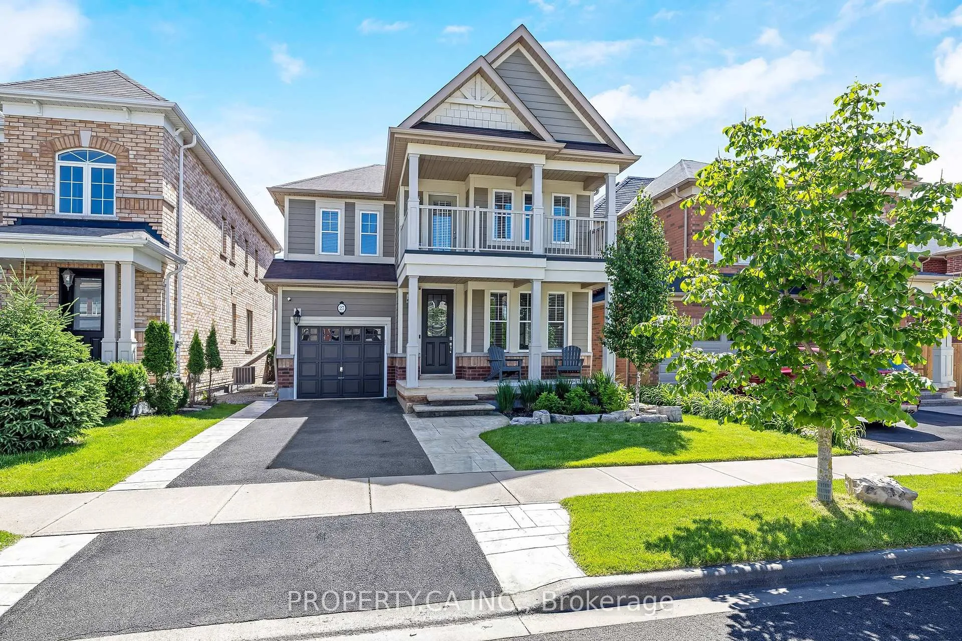 Photo 2 of 27 Macbean Crescent, Hamilton, Waterdown — HOMEH