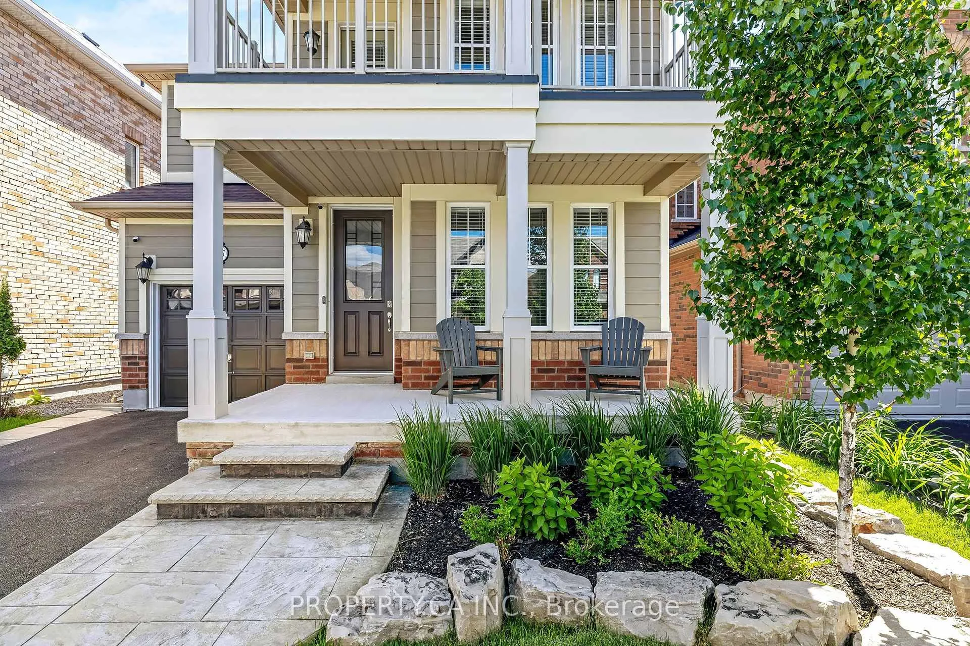 Photo 3 of 27 Macbean Crescent, Hamilton, Waterdown — HOMEH