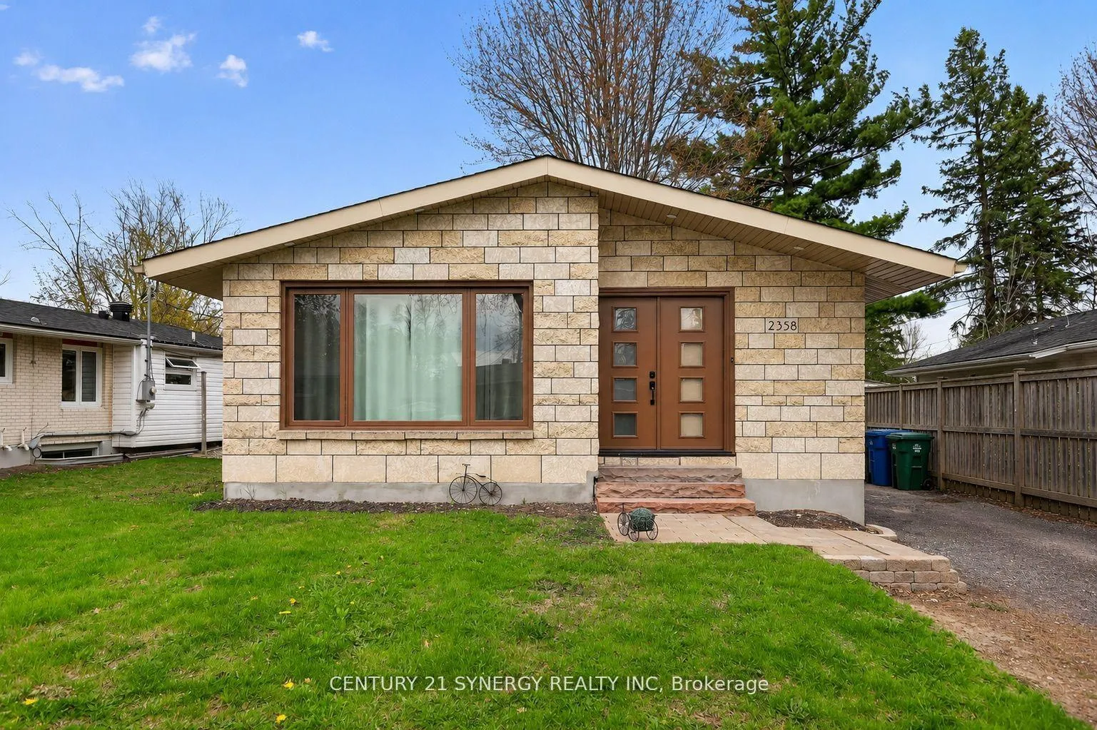 Photo 1 of 2358 Joliffe Street, Ottawa, Hawthorne Meadows — HOMEH
