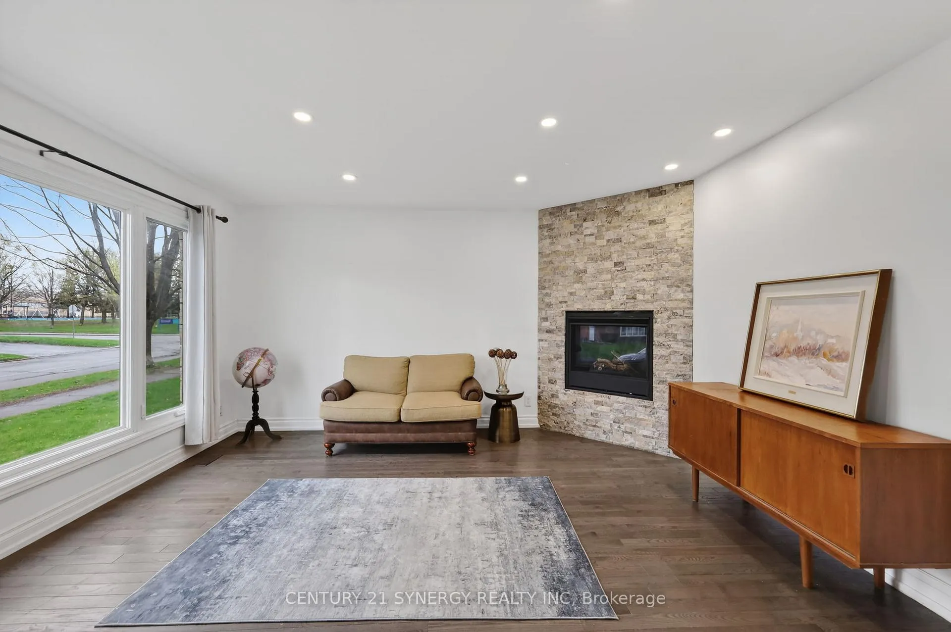 Photo 6 of 2358 Joliffe Street, Ottawa, Hawthorne Meadows — HOMEH