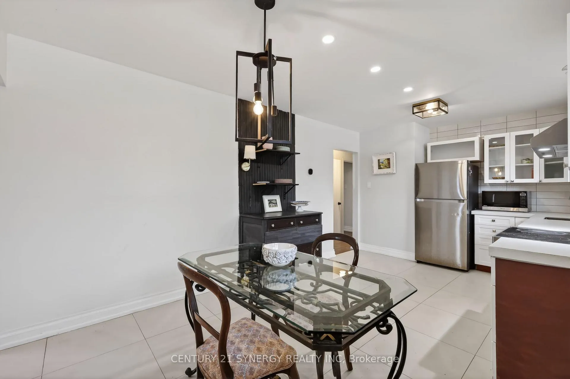 Photo 11 of 2358 Joliffe Street, Ottawa, Hawthorne Meadows — HOMEH
