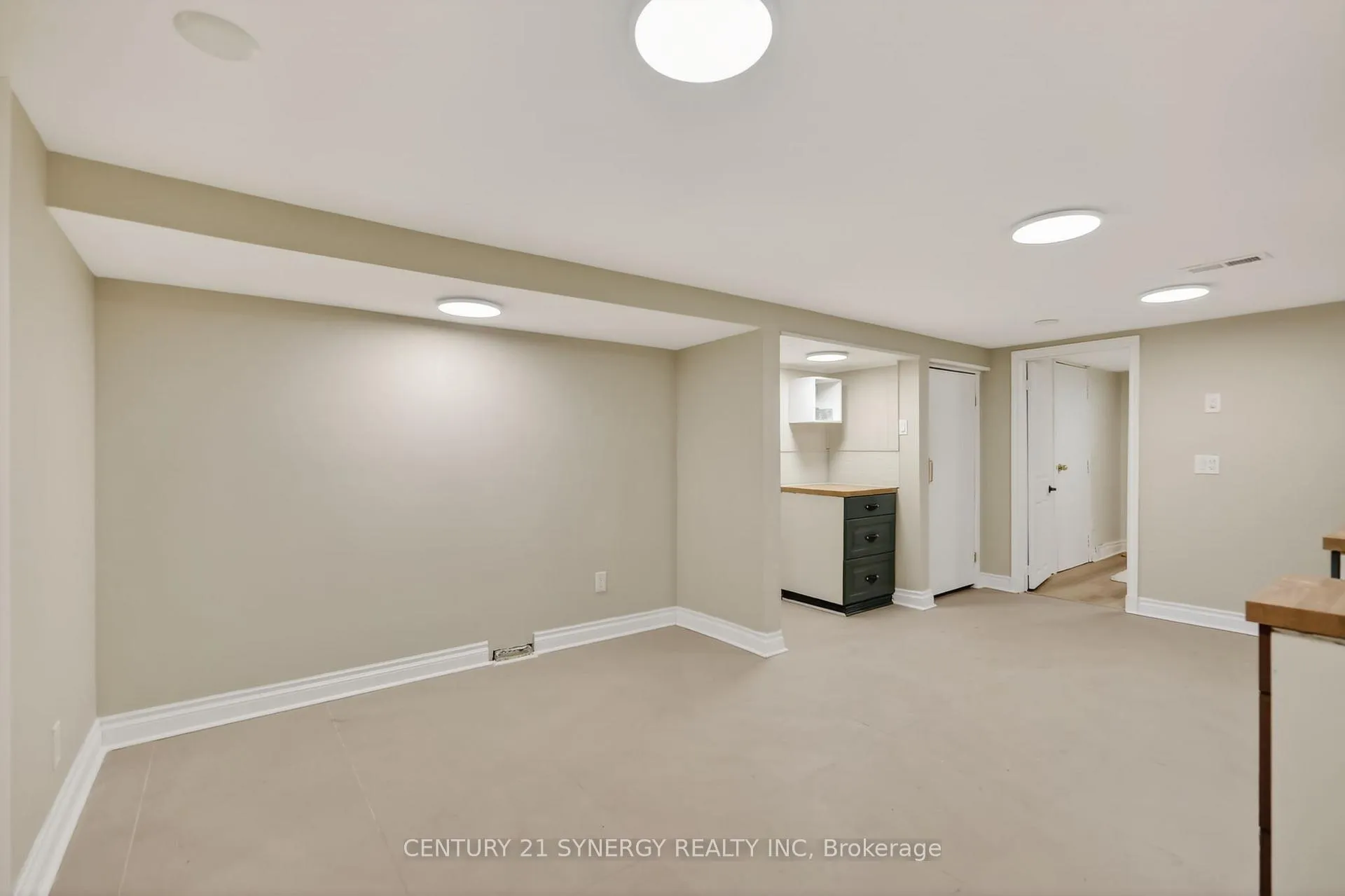 Photo 33 of 2358 Joliffe Street, Ottawa, Hawthorne Meadows — HOMEH