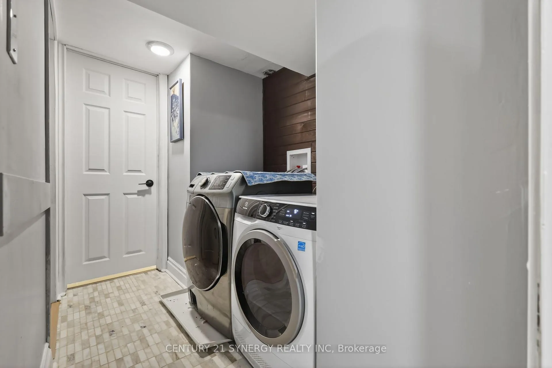 Photo 38 of 2358 Joliffe Street, Ottawa, Hawthorne Meadows — HOMEH