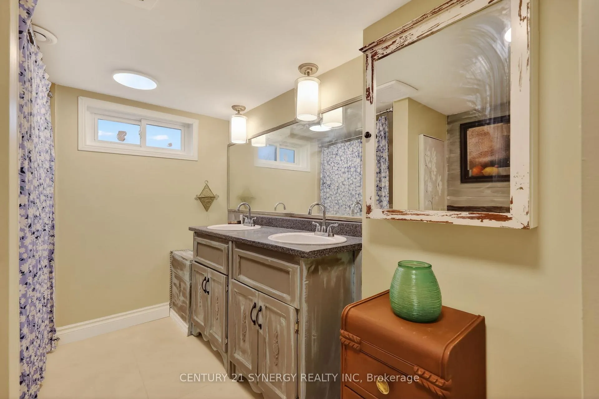 Photo 41 of 2358 Joliffe Street, Ottawa, Hawthorne Meadows — HOMEH