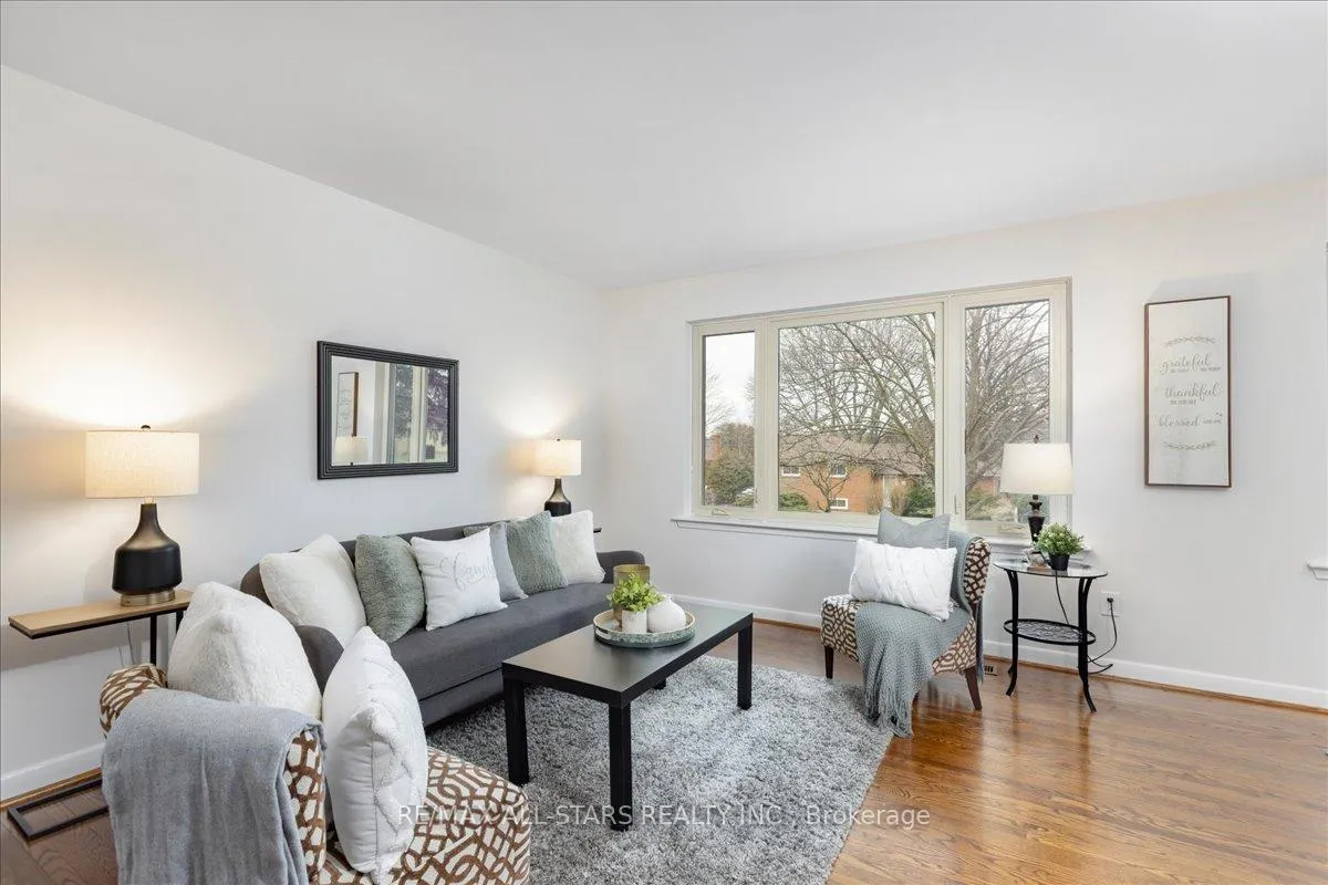 Photo 3 of 55 Sancrest Drive, Scarborough, Bendale — HOMEH