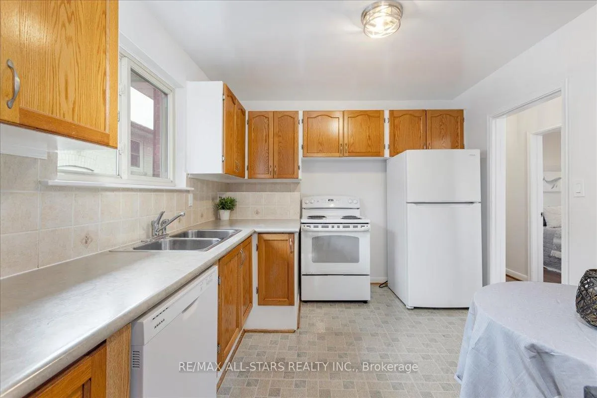 Photo 10 of 55 Sancrest Drive, Scarborough, Bendale — HOMEH