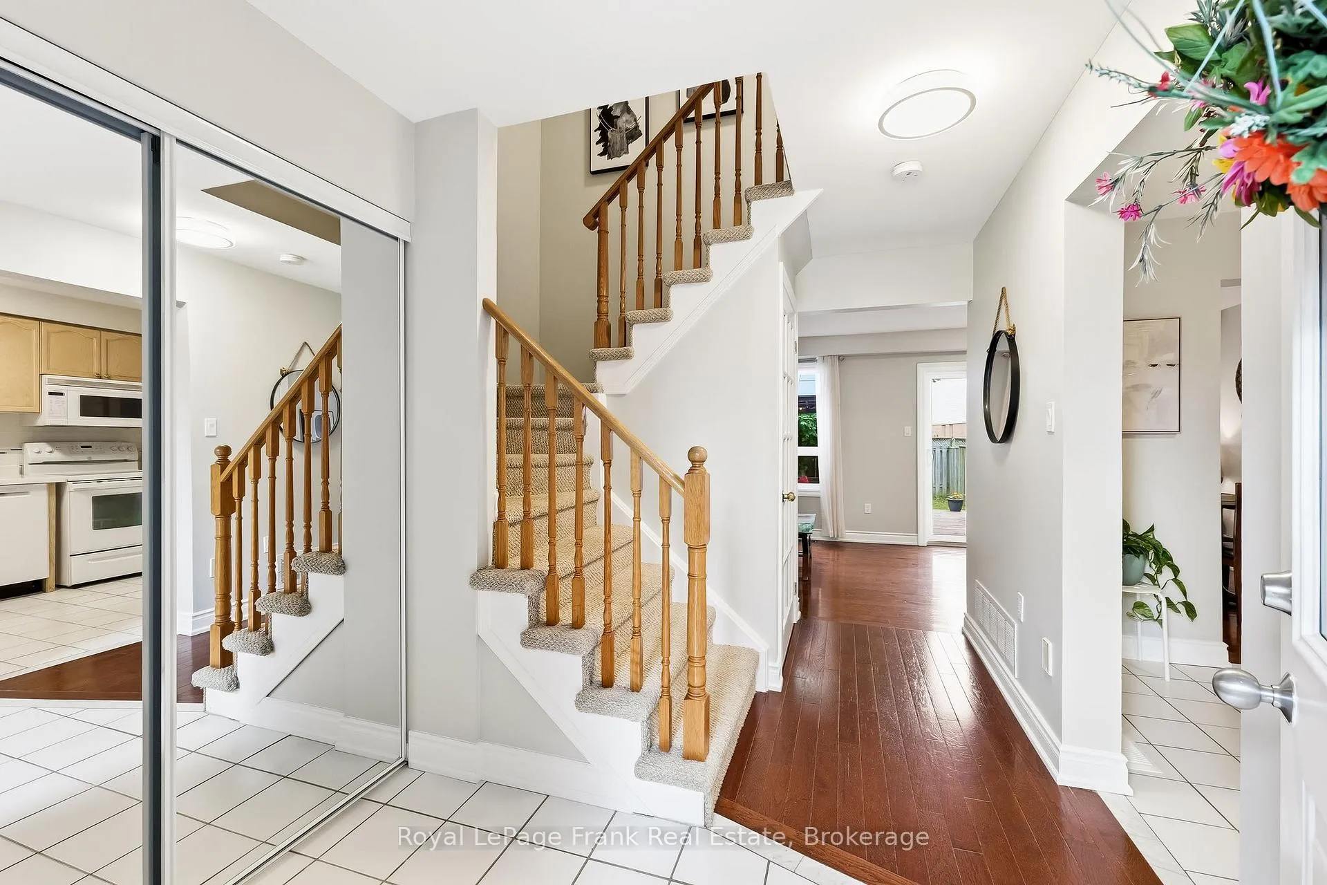 Photo 3 of 41 Landerville Lane, Clarington, Bowmanville — HOMEH