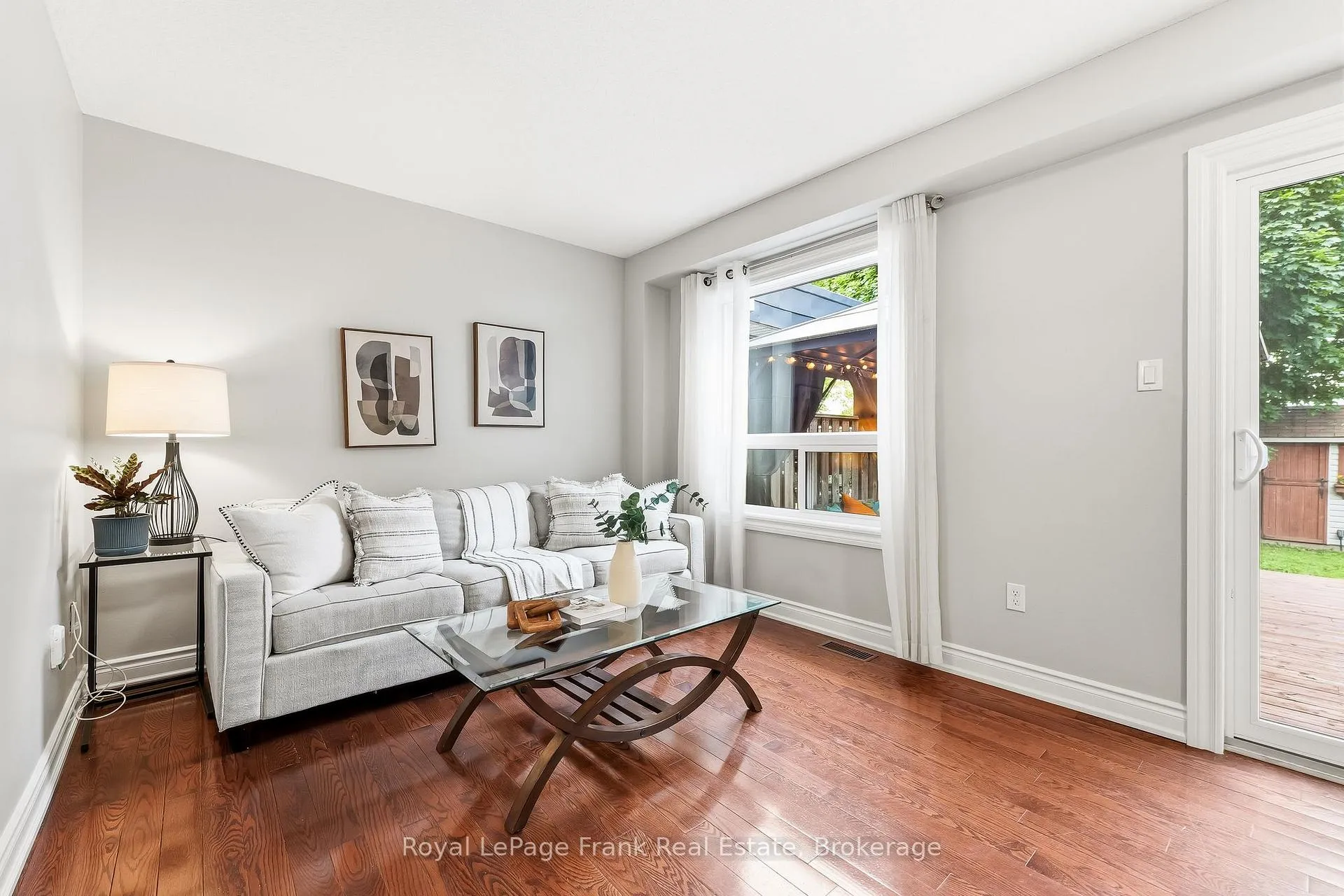 Photo 5 of 41 Landerville Lane, Clarington, Bowmanville — HOMEH