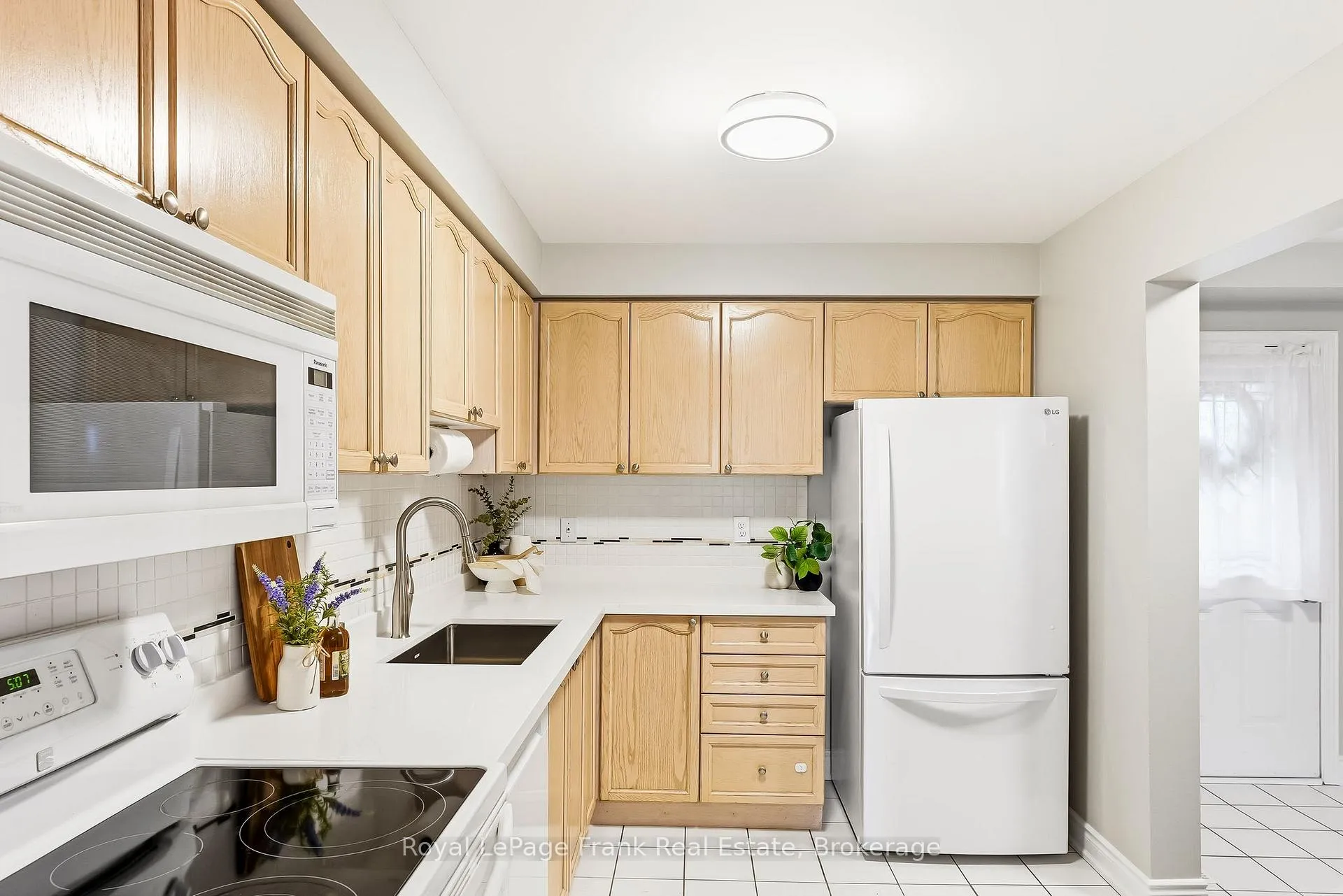 Photo 11 of 41 Landerville Lane, Clarington, Bowmanville — HOMEH