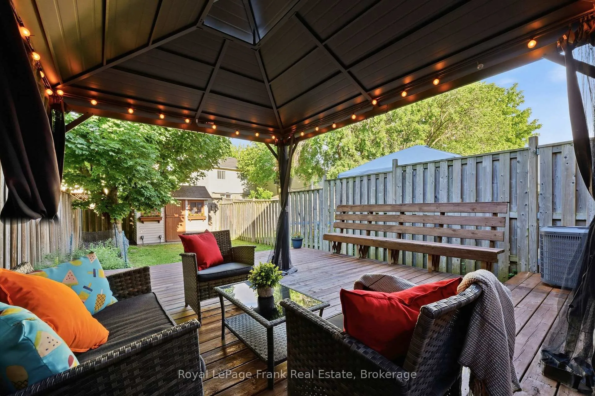 Photo 32 of 41 Landerville Lane, Clarington, Bowmanville — HOMEH