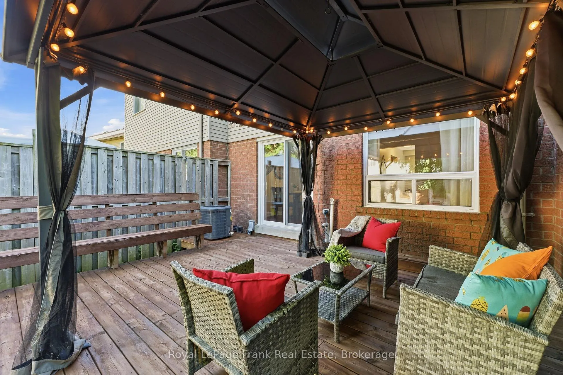 Photo 33 of 41 Landerville Lane, Clarington, Bowmanville — HOMEH