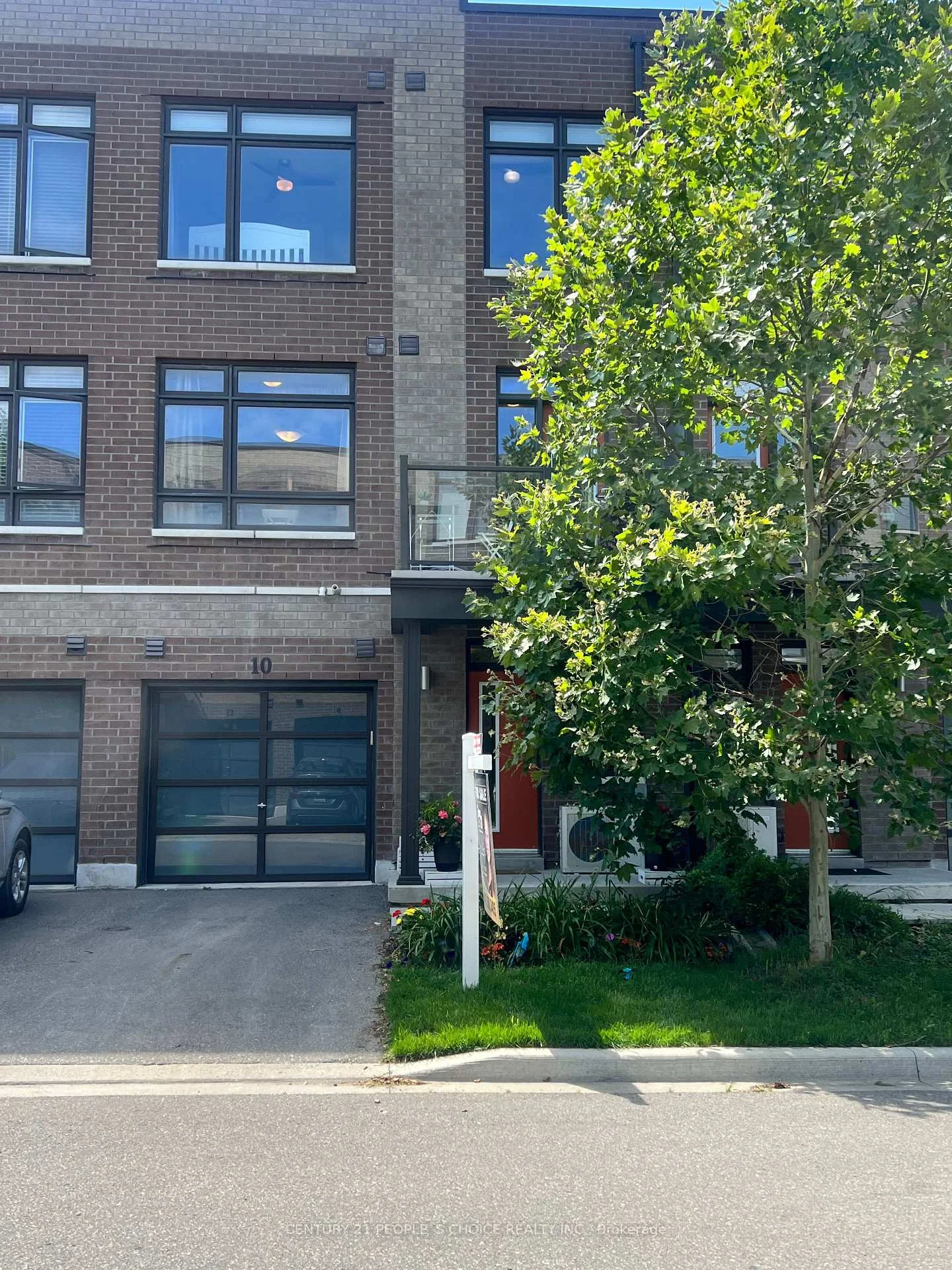 Photo 3 of 10 Tauton Street, Vaughan, Vaughan Grove — HOMEH