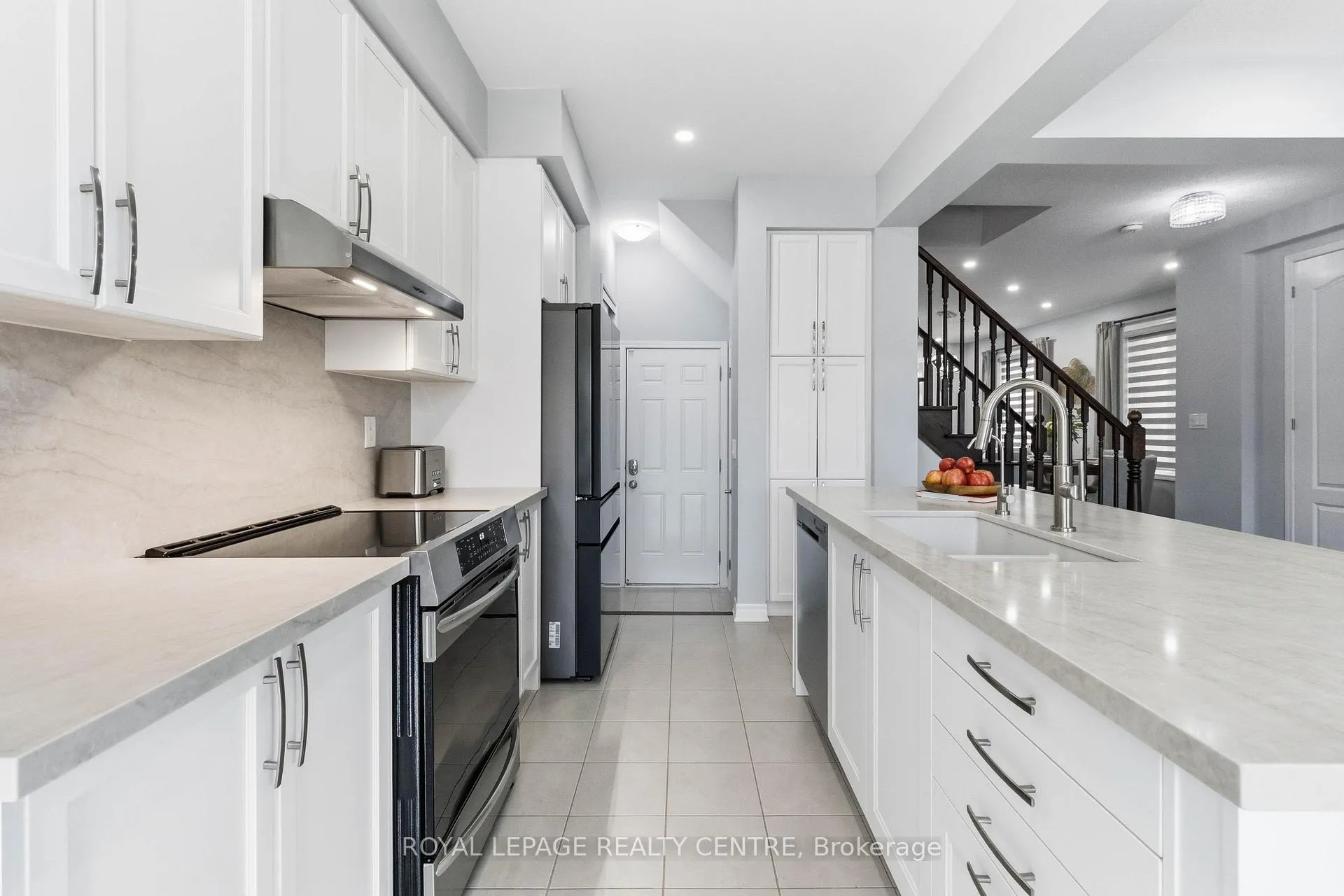 Photo 9 of 1590 Clitherow Drive, Milton, Ford — HOMEH