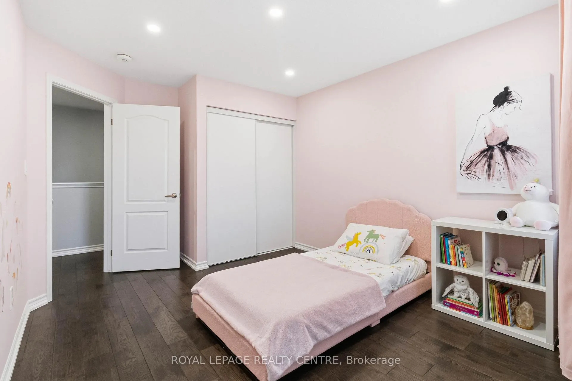 Photo 22 of 1590 Clitherow Drive, Milton, Ford — HOMEH