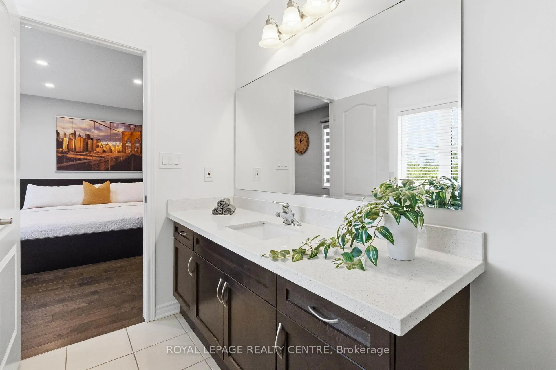 Photo 30 of 1590 Clitherow Drive, Milton, Ford — HOMEH