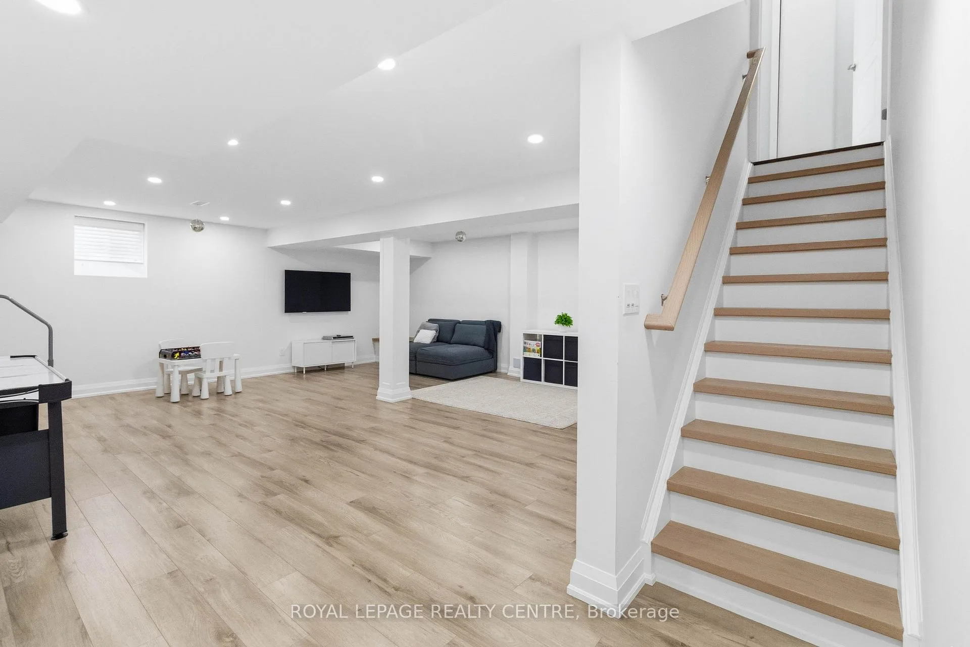 Photo 35 of 1590 Clitherow Drive, Milton, Ford — HOMEH