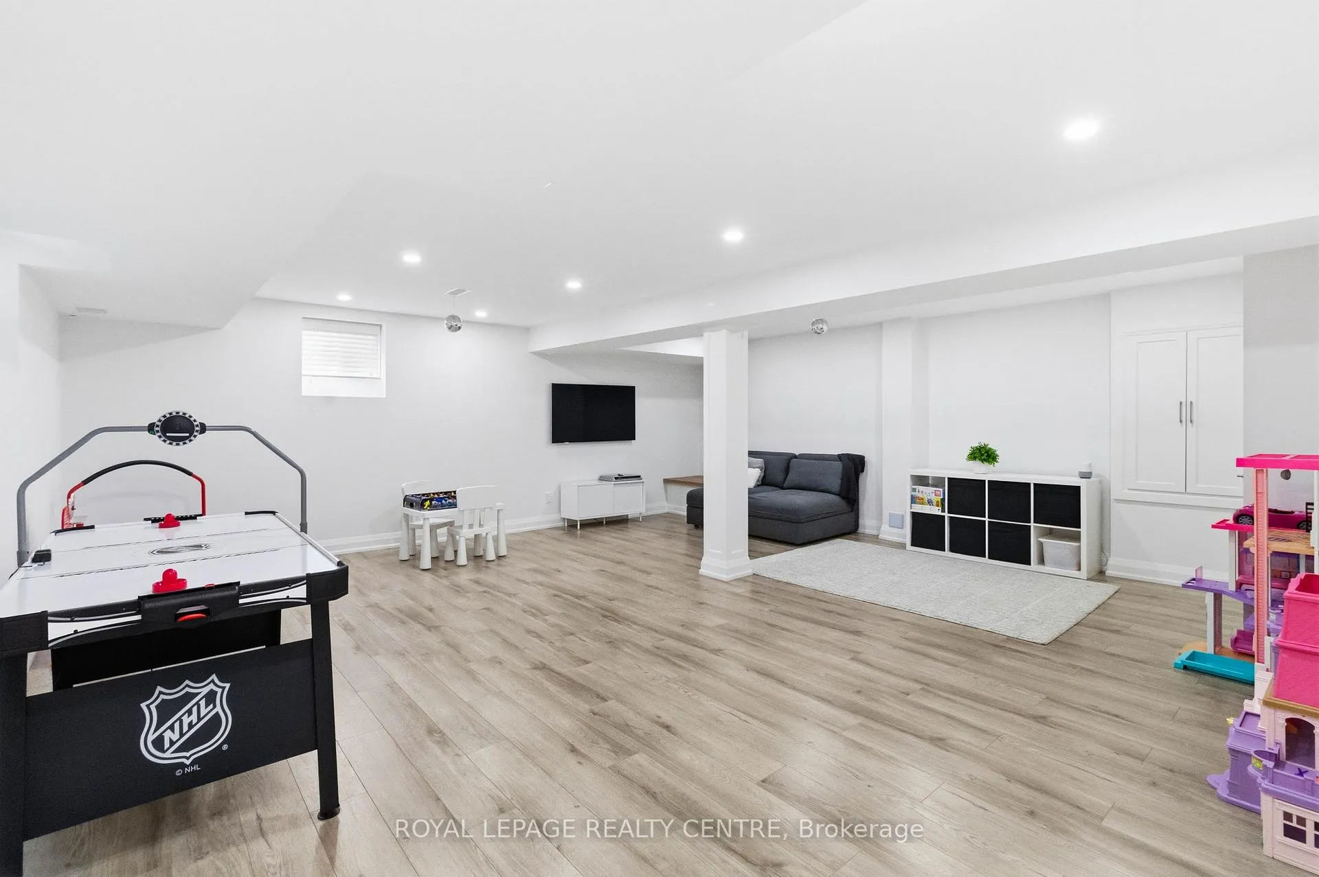 Photo 36 of 1590 Clitherow Drive, Milton, Ford — HOMEH