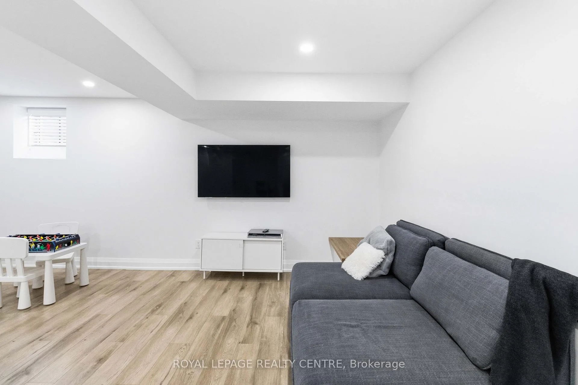 Photo 38 of 1590 Clitherow Drive, Milton, Ford — HOMEH
