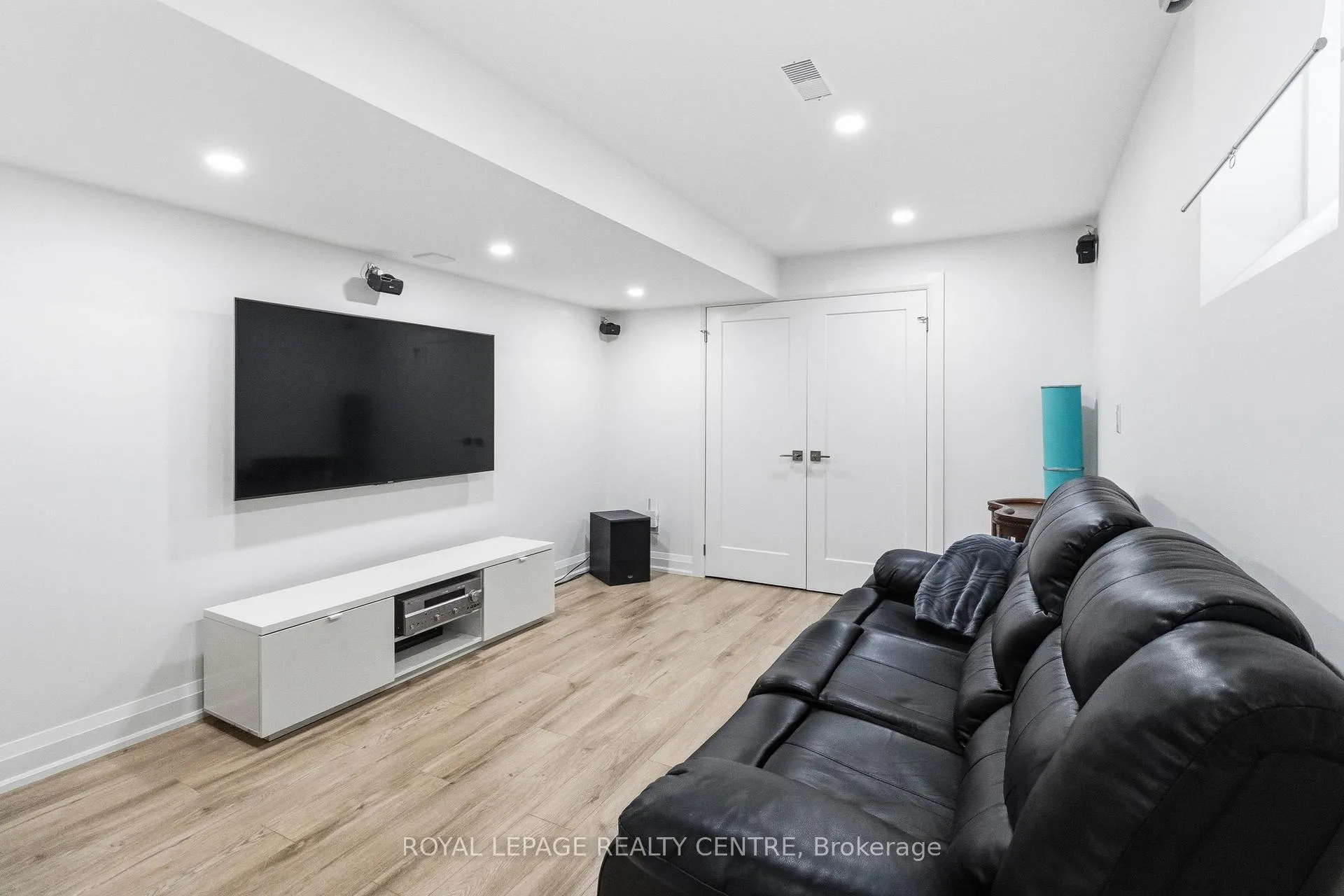 Photo 39 of 1590 Clitherow Drive, Milton, Ford — HOMEH
