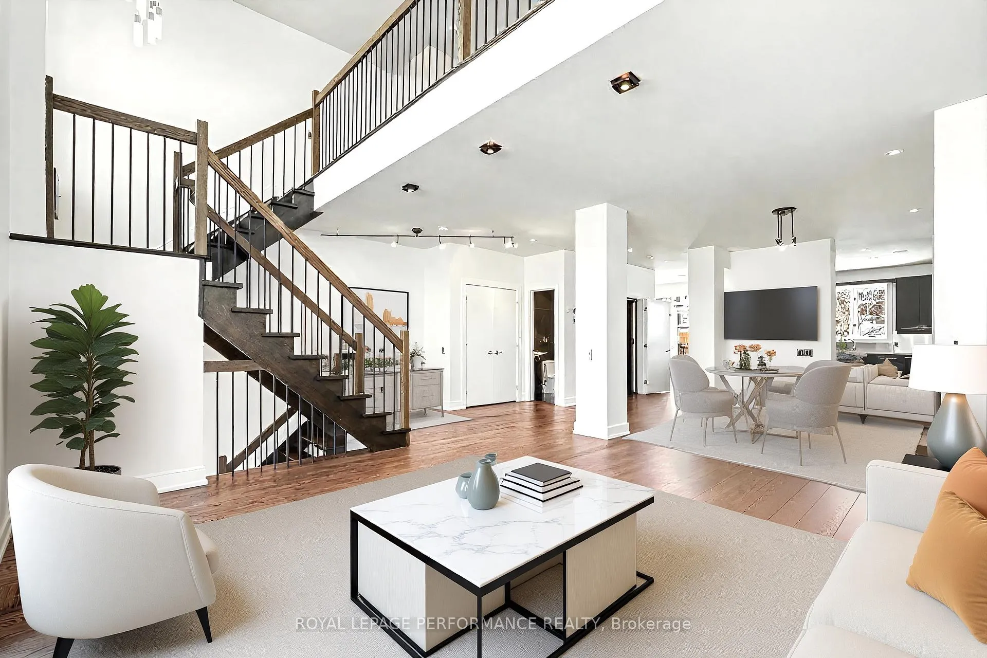 Photo 3 of 805 Kingsmere Avenue, Ottawa, McKellar Heights/Glabar Park — HOMEH