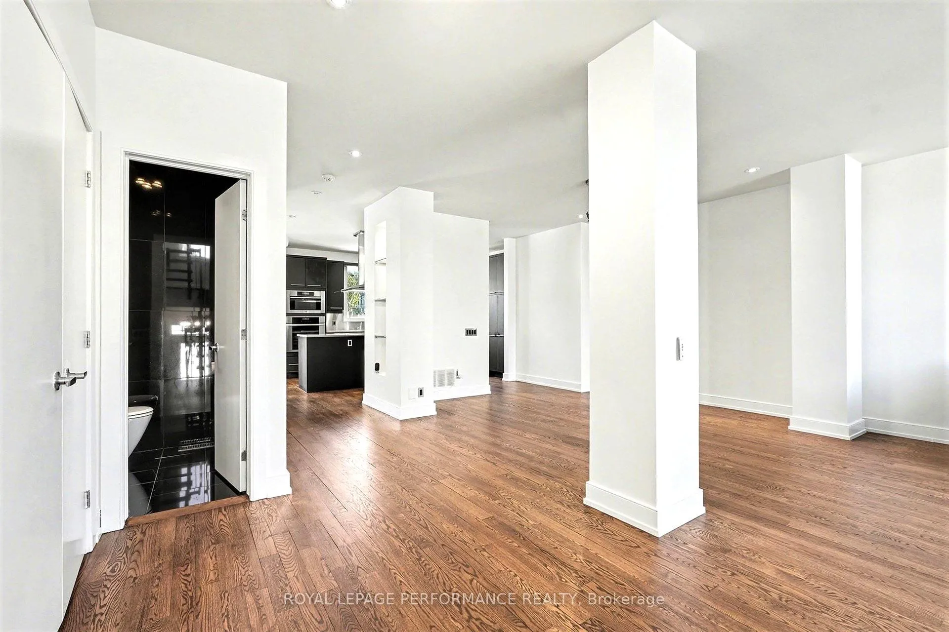 Photo 5 of 805 Kingsmere Avenue, Ottawa, McKellar Heights/Glabar Park — HOMEH