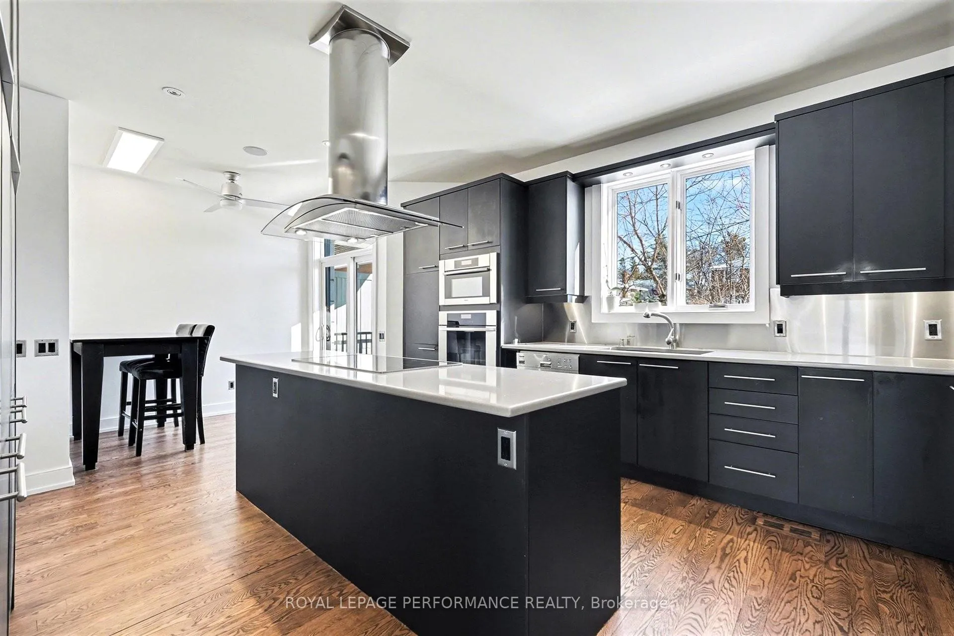 Photo 6 of 805 Kingsmere Avenue, Ottawa, McKellar Heights/Glabar Park — HOMEH