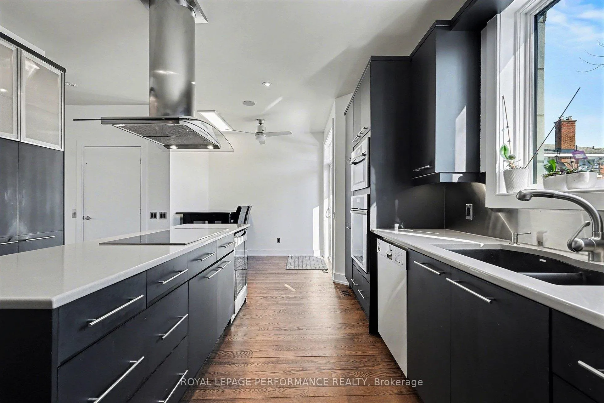 Photo 9 of 805 Kingsmere Avenue, Ottawa, McKellar Heights/Glabar Park — HOMEH