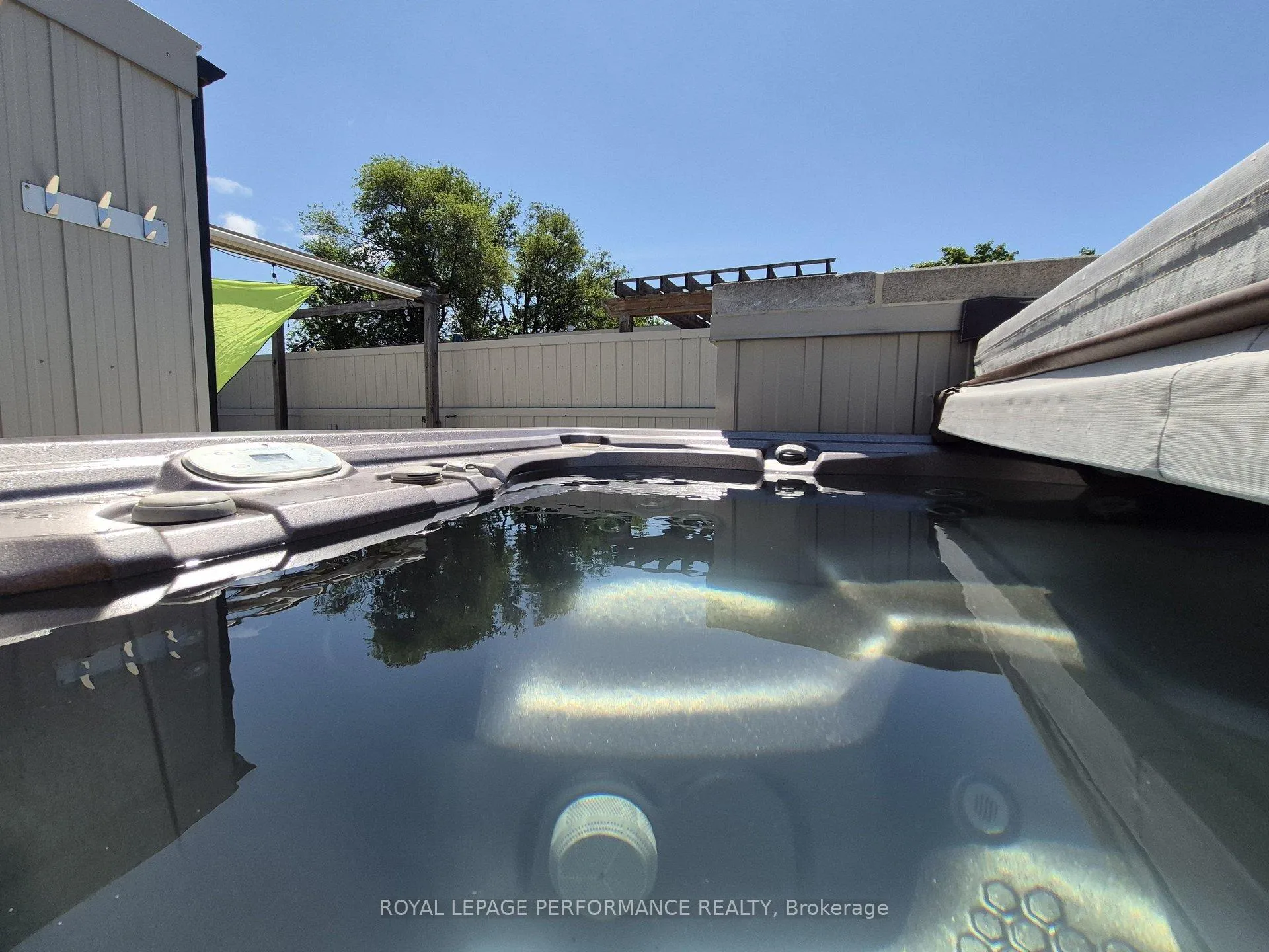 Photo 27 of 805 Kingsmere Avenue, Ottawa, McKellar Heights/Glabar Park — HOMEH
