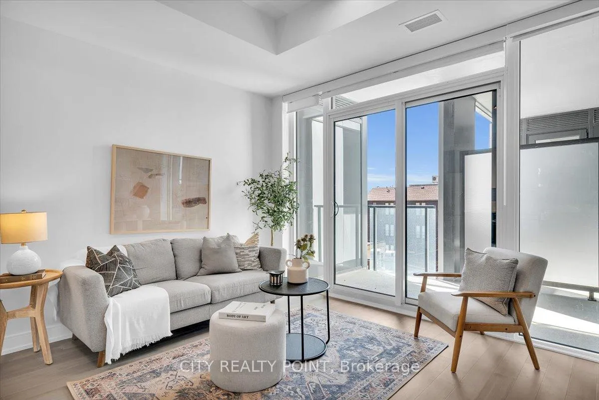 Photo 3 of Unit 1003, 664 Spadina Avenue, Toronto, University — HOMEH