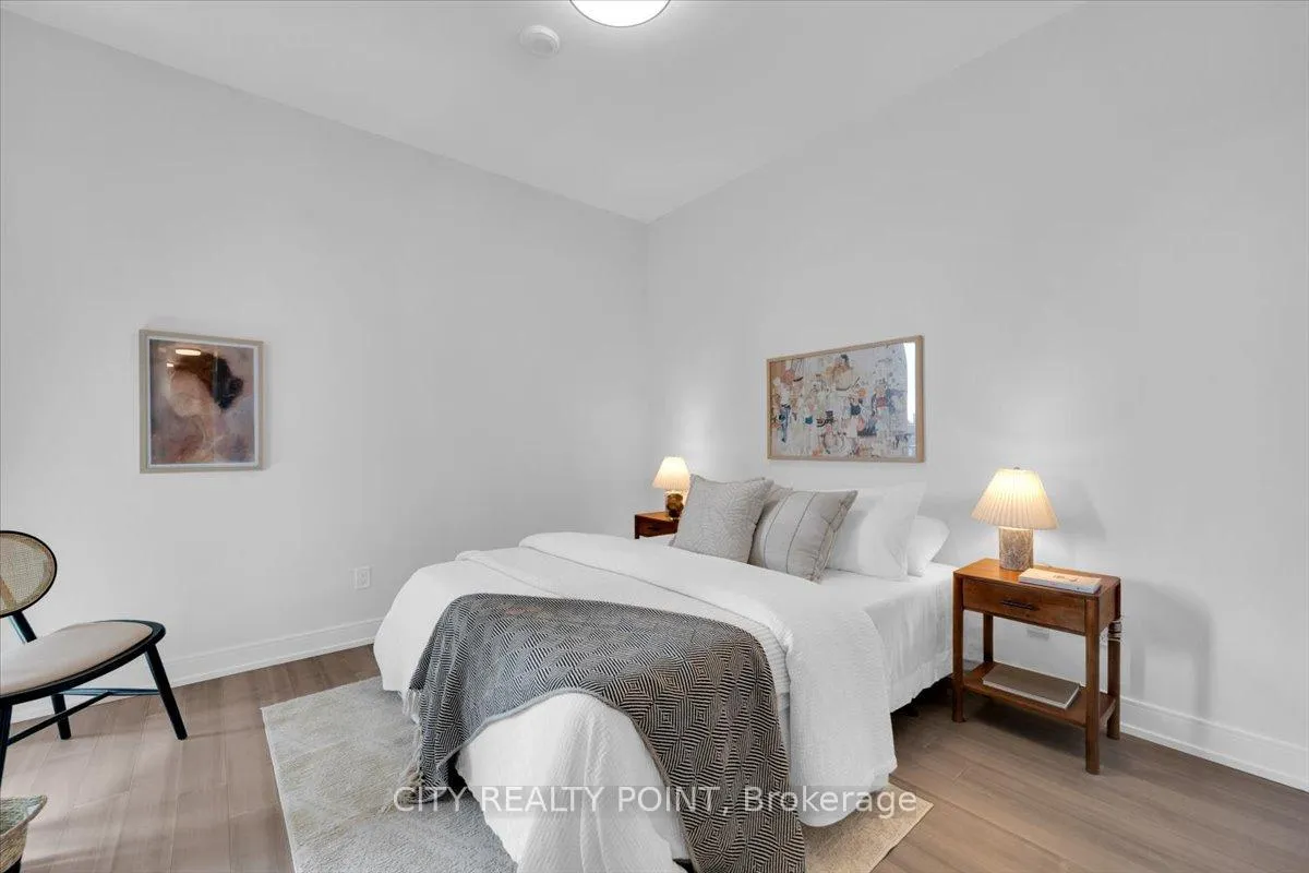 Photo 4 of Unit 1003, 664 Spadina Avenue, Toronto, University — HOMEH