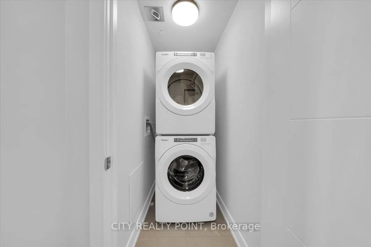 Photo 5 of Unit 1003, 664 Spadina Avenue, Toronto, University — HOMEH