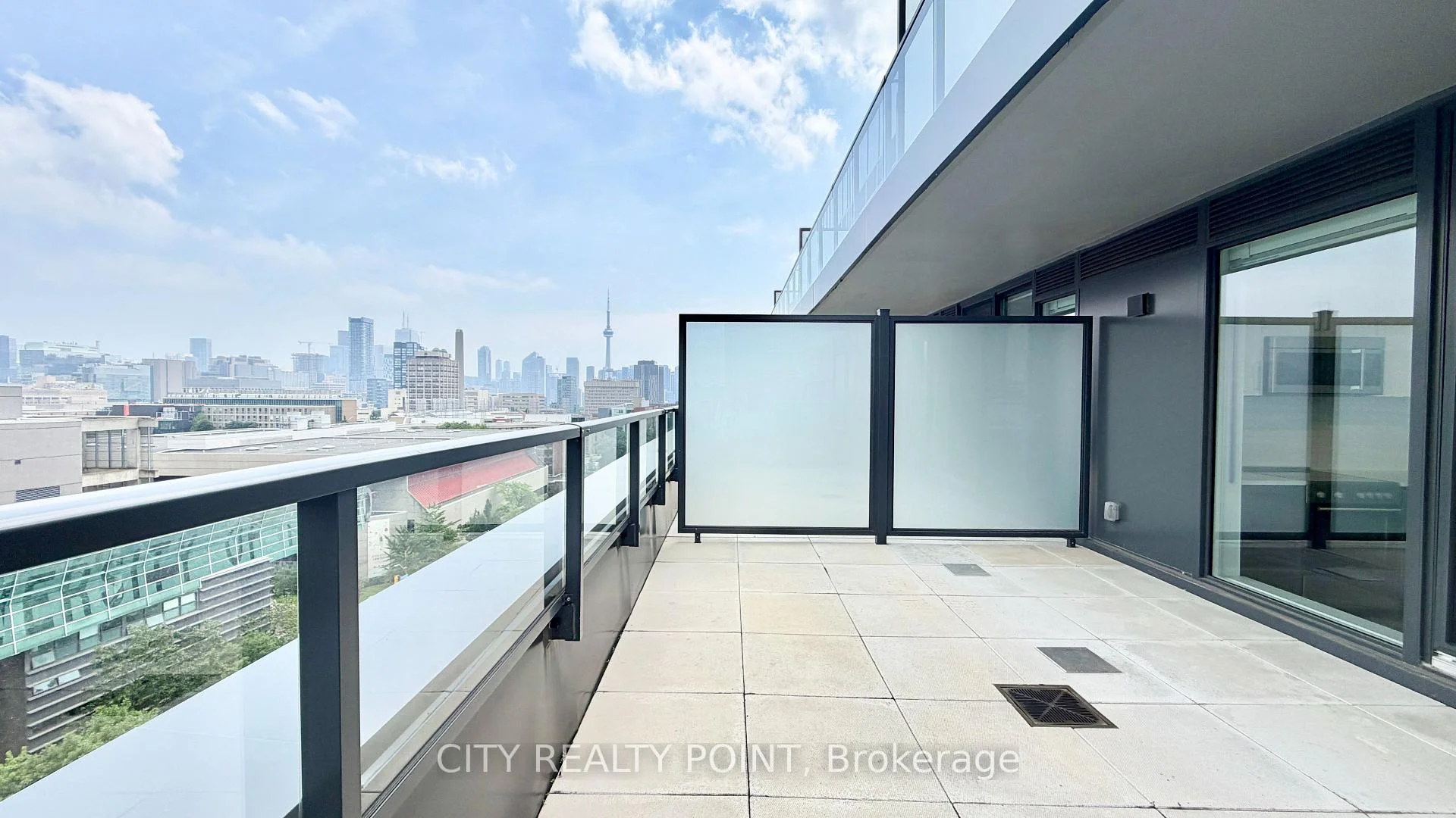 Photo 1 of Unit 1003, 664 Spadina Avenue, Toronto, University — HOMEH