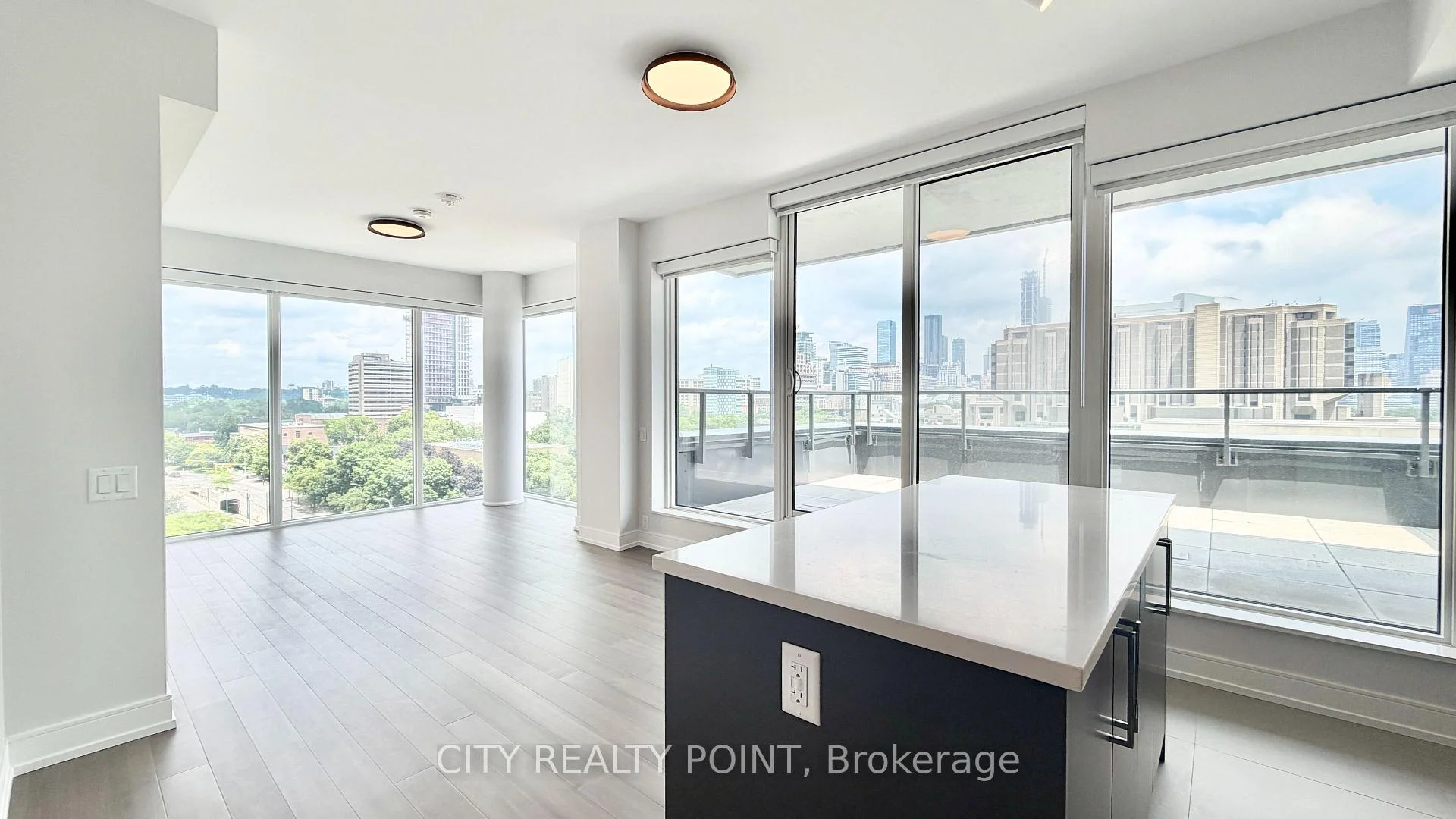 Photo 8 of Unit 1003, 664 Spadina Avenue, Toronto, University — HOMEH