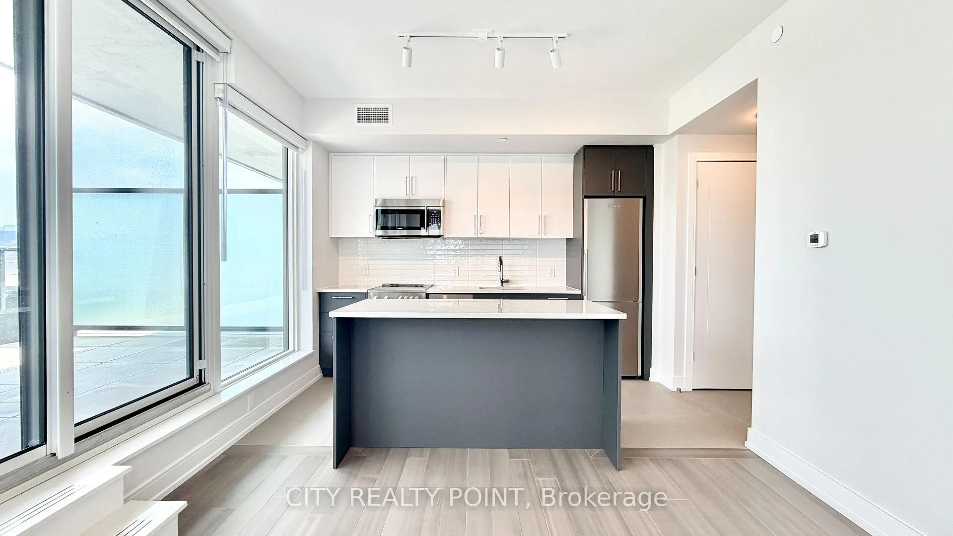 Photo 10 of Unit 1003, 664 Spadina Avenue, Toronto, University — HOMEH
