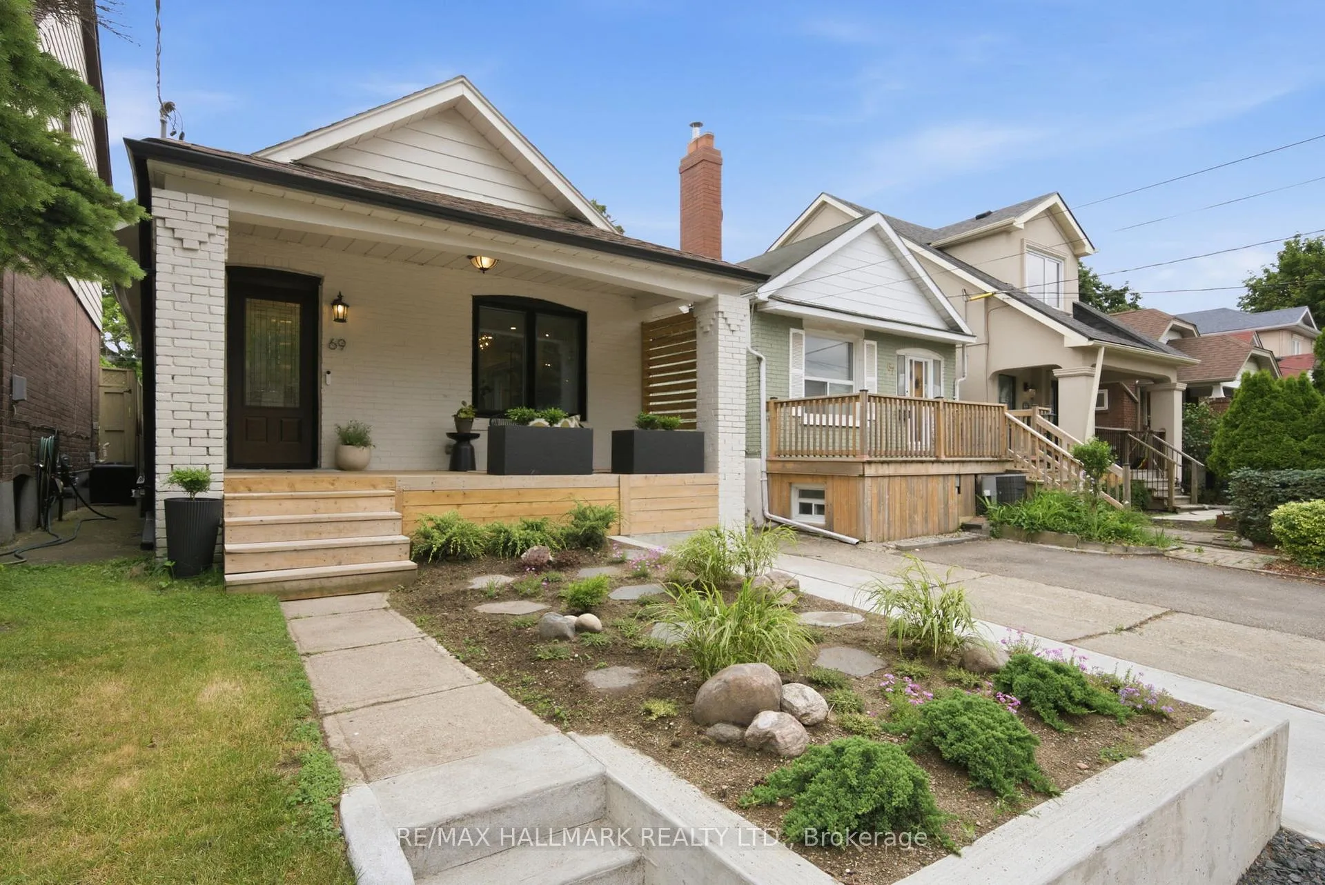 Photo 4 of 69 Gatwick Avenue, Toronto, Woodbine-Lumsden — HOMEH