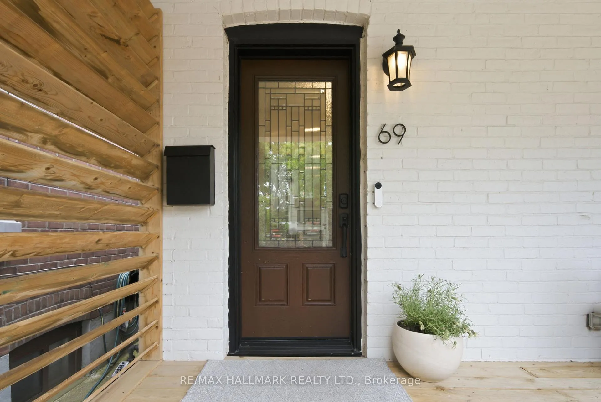 Photo 6 of 69 Gatwick Avenue, Toronto, Woodbine-Lumsden — HOMEH