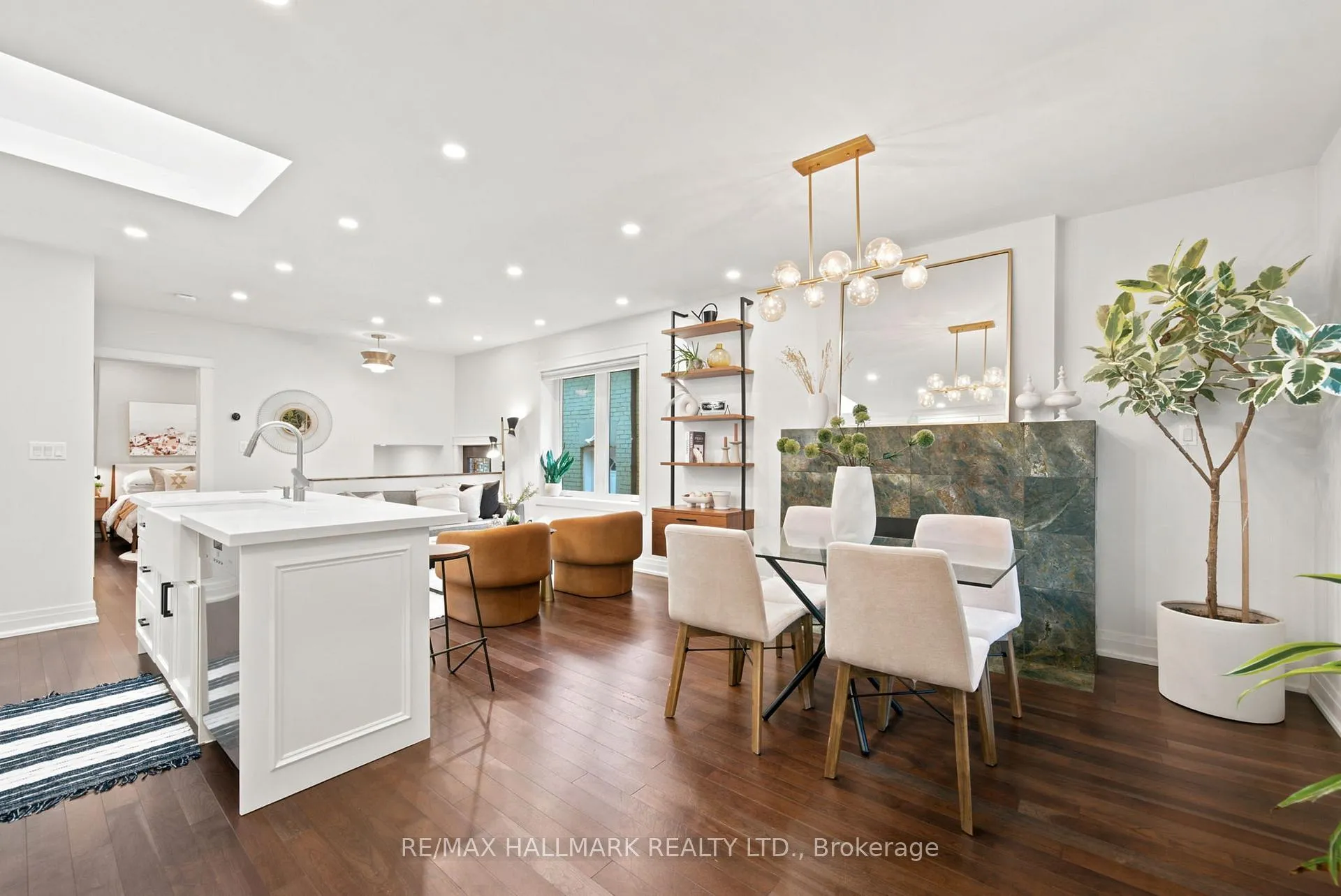 Photo 12 of 69 Gatwick Avenue, Toronto, Woodbine-Lumsden — HOMEH