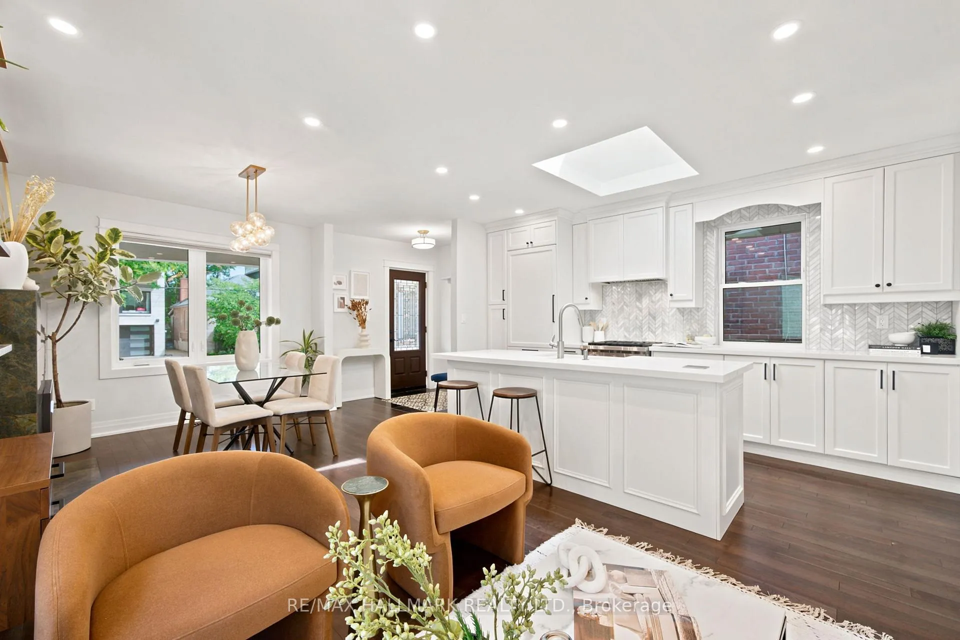 Photo 17 of 69 Gatwick Avenue, Toronto, Woodbine-Lumsden — HOMEH