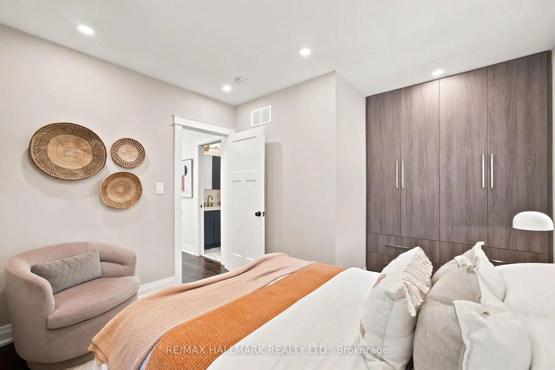 Photo 25 of 69 Gatwick Avenue, Toronto, Woodbine-Lumsden — HOMEH