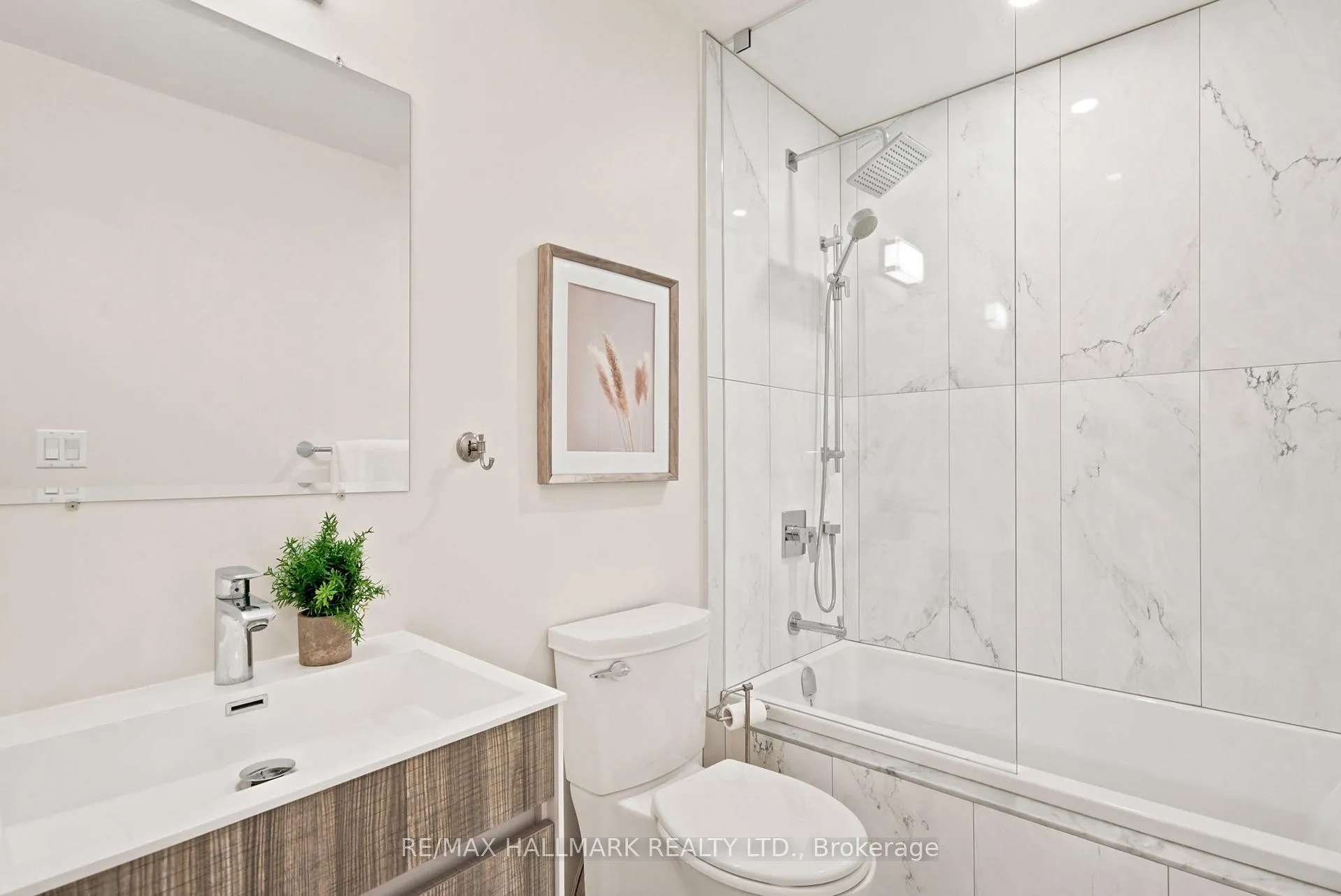 Photo 32 of 69 Gatwick Avenue, Toronto, Woodbine-Lumsden — HOMEH