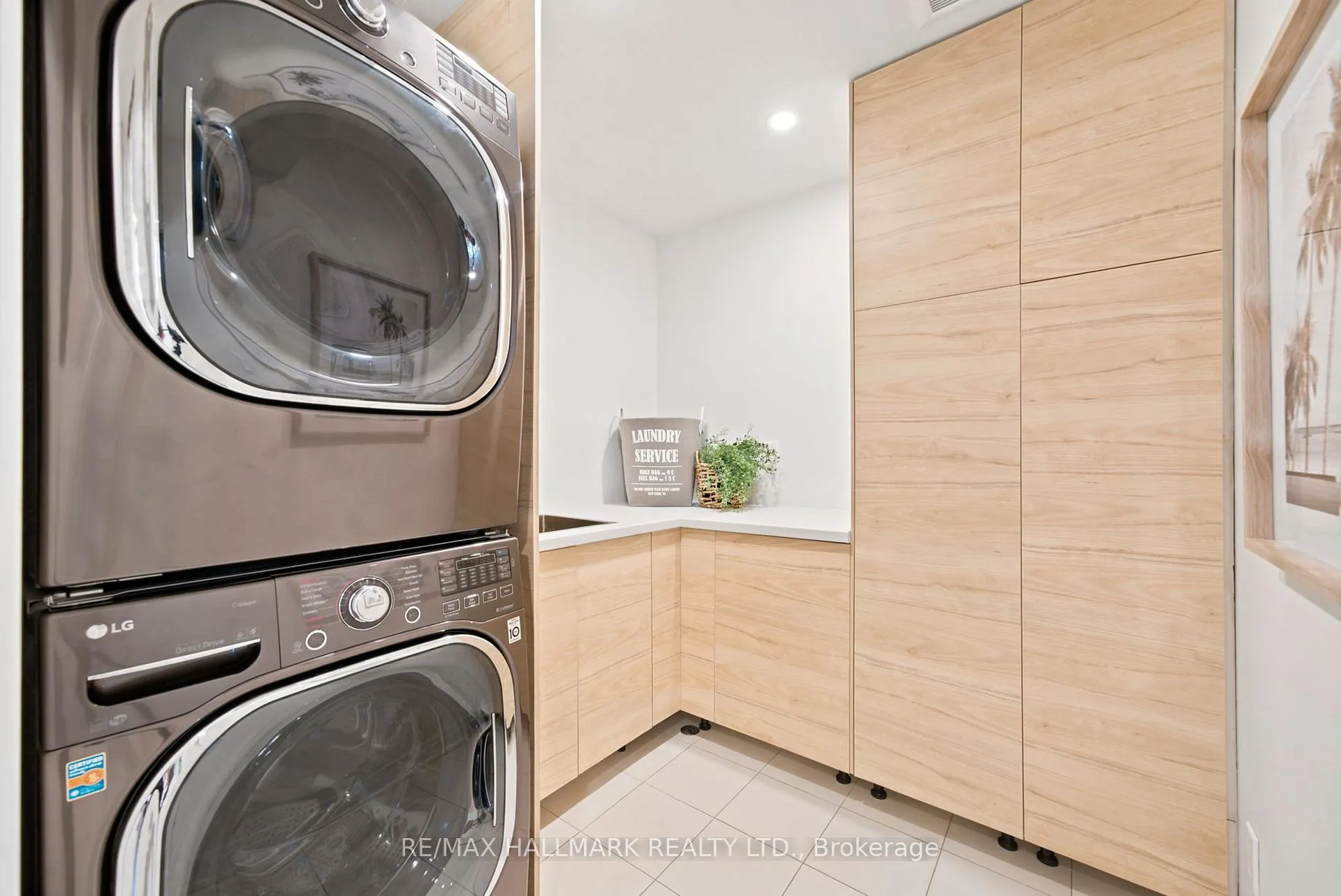 Photo 33 of 69 Gatwick Avenue, Toronto, Woodbine-Lumsden — HOMEH