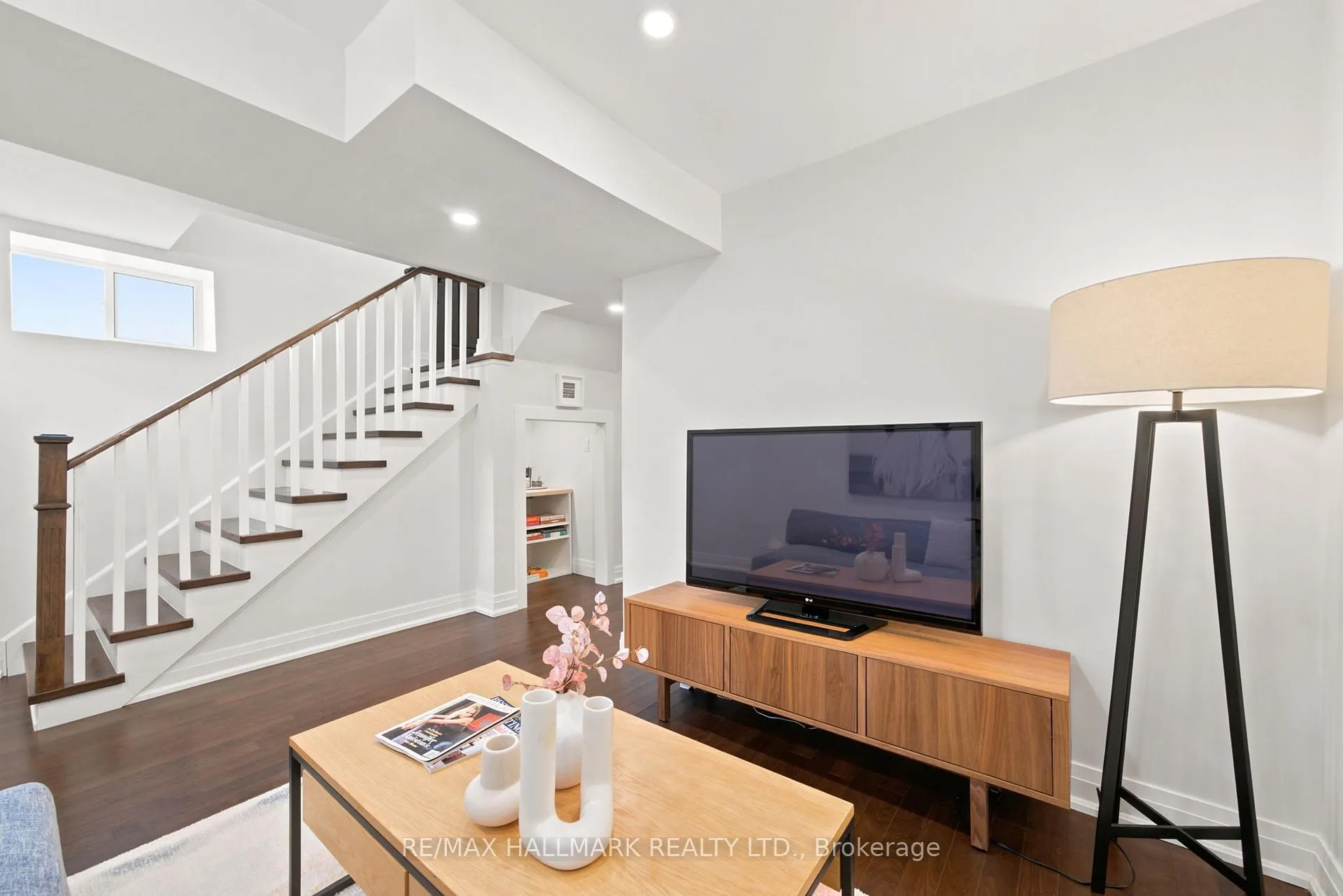 Photo 36 of 69 Gatwick Avenue, Toronto, Woodbine-Lumsden — HOMEH