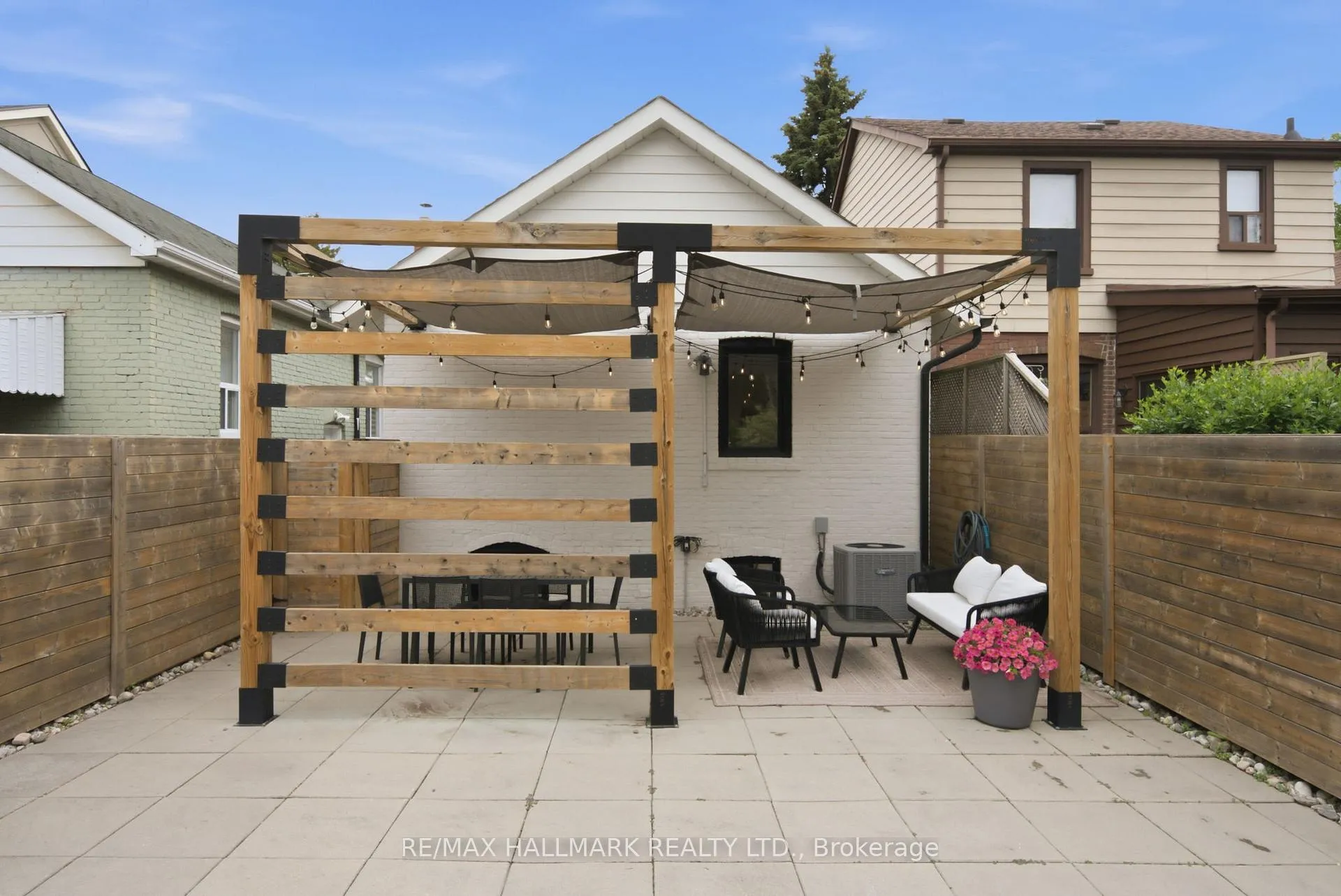 Photo 41 of 69 Gatwick Avenue, Toronto, Woodbine-Lumsden — HOMEH