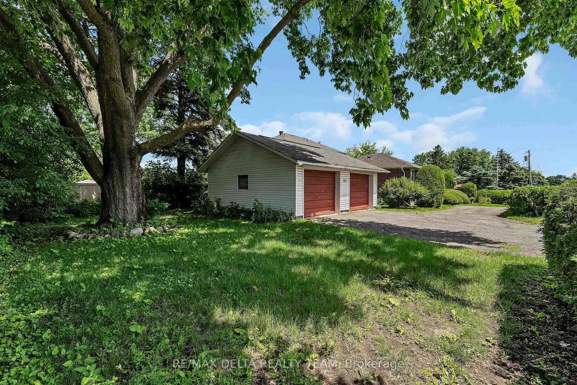 Photo 5 of 115 Meadowlands Drive W, Ottawa, Meadowlands/St. Claire Gardens — HOMEH