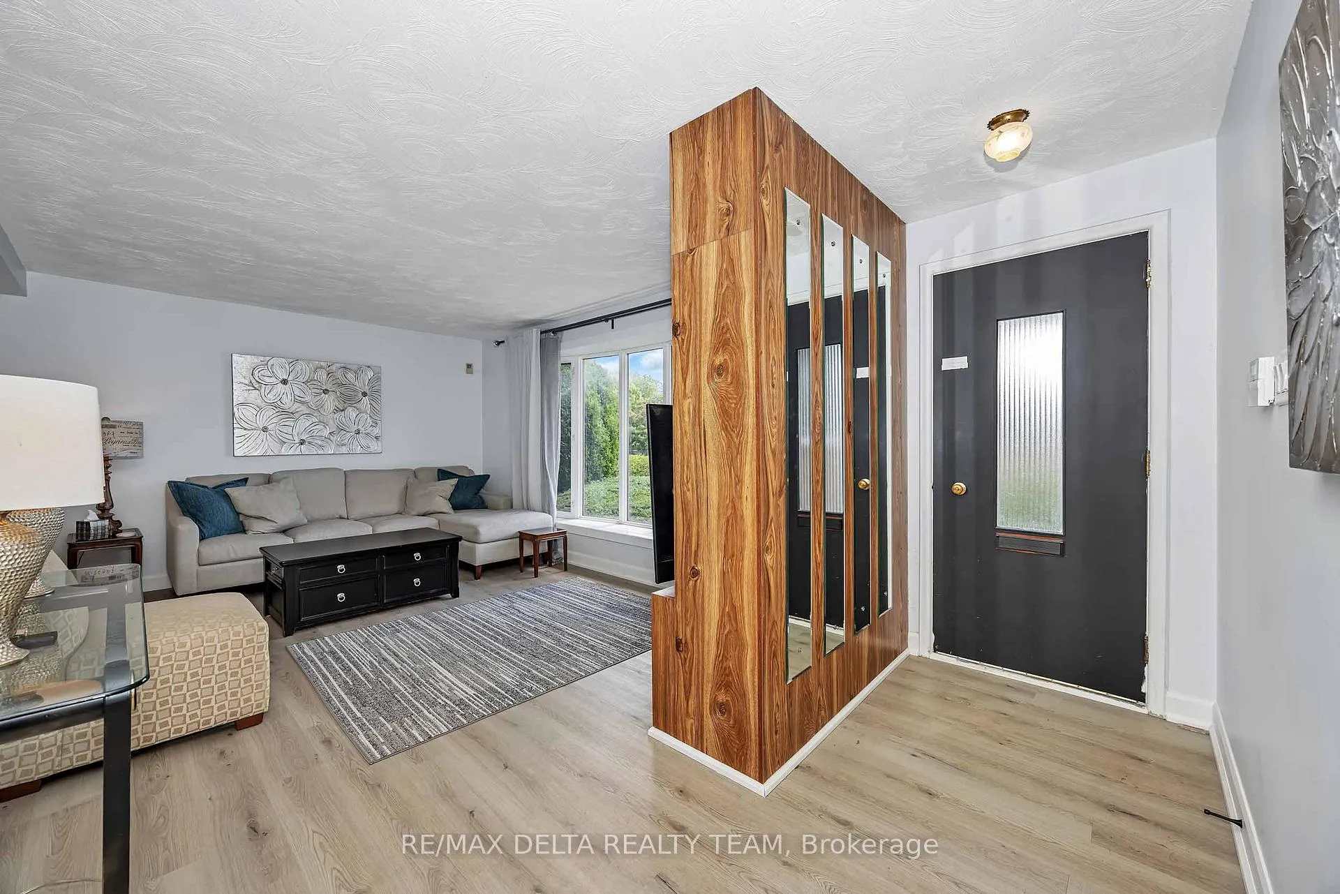 Photo 7 of 115 Meadowlands Drive W, Ottawa, Meadowlands/St. Claire Gardens — HOMEH