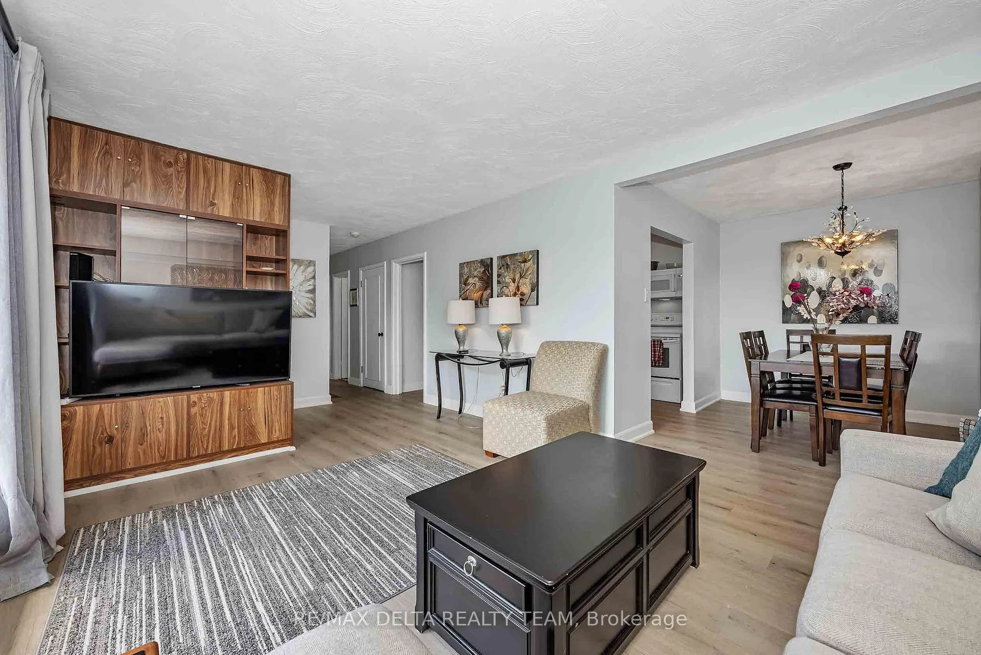 Photo 9 of 115 Meadowlands Drive W, Ottawa, Meadowlands/St. Claire Gardens — HOMEH
