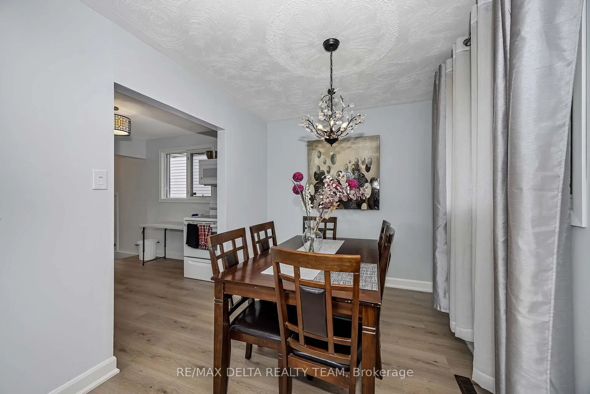 Photo 11 of 115 Meadowlands Drive W, Ottawa, Meadowlands/St. Claire Gardens — HOMEH